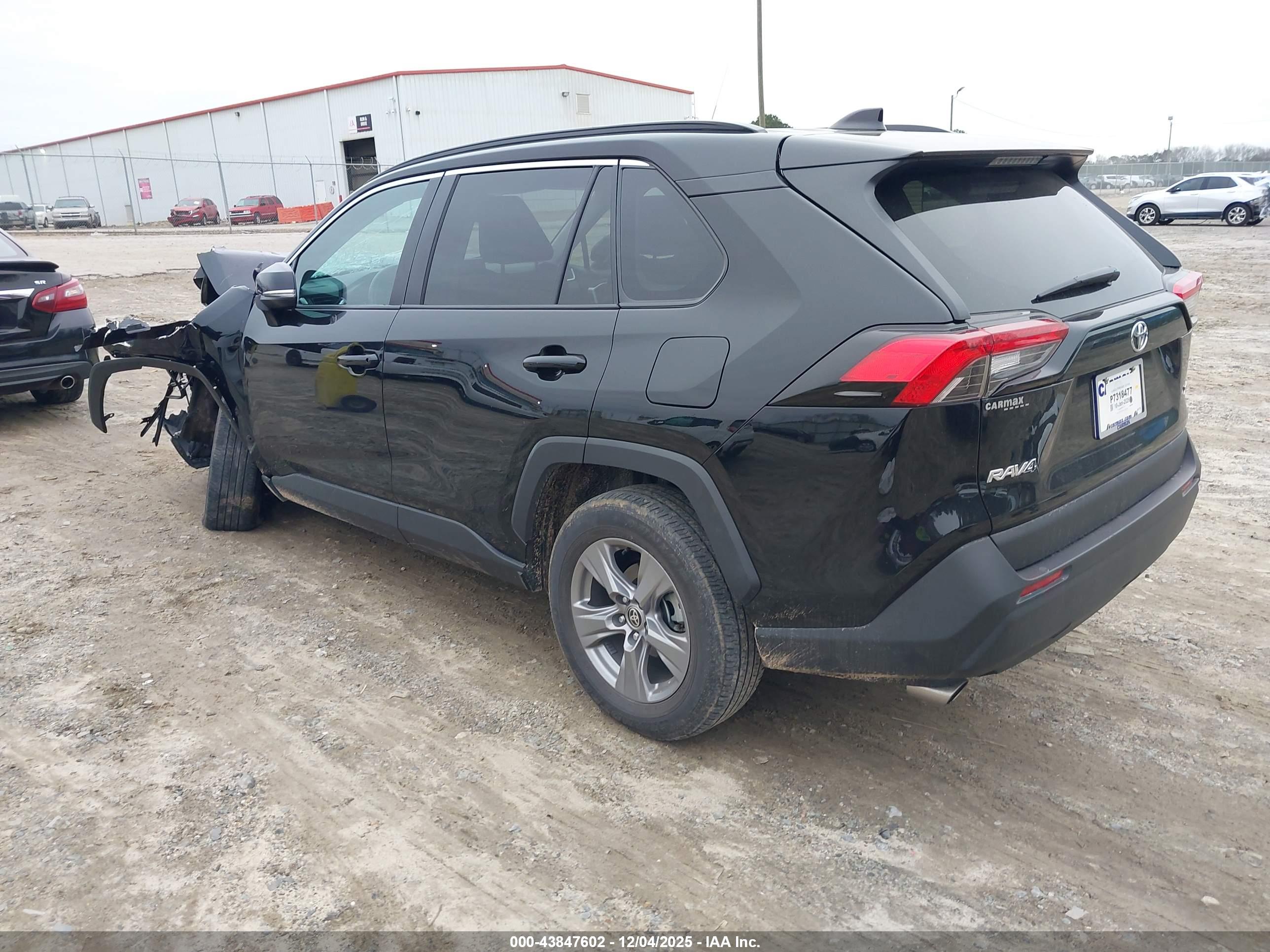 TOYOTA RAV4 image 3