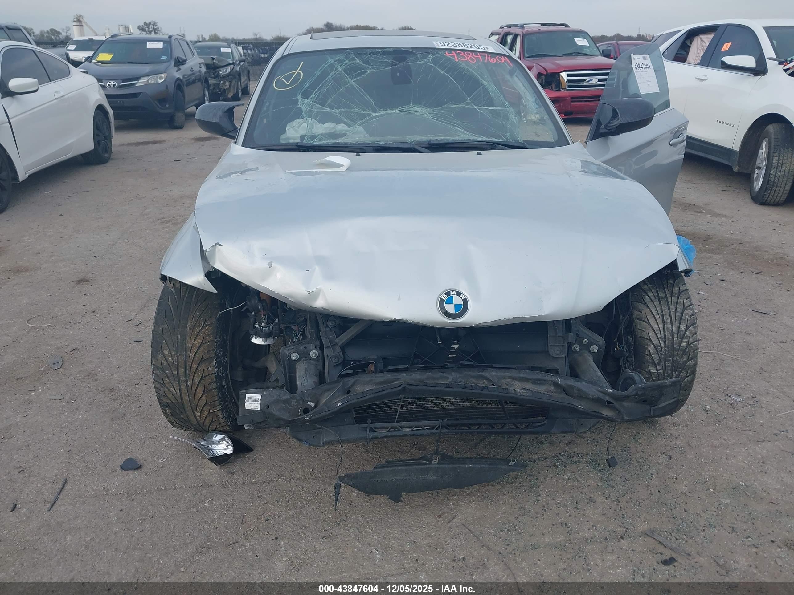 BMW 128I image 6