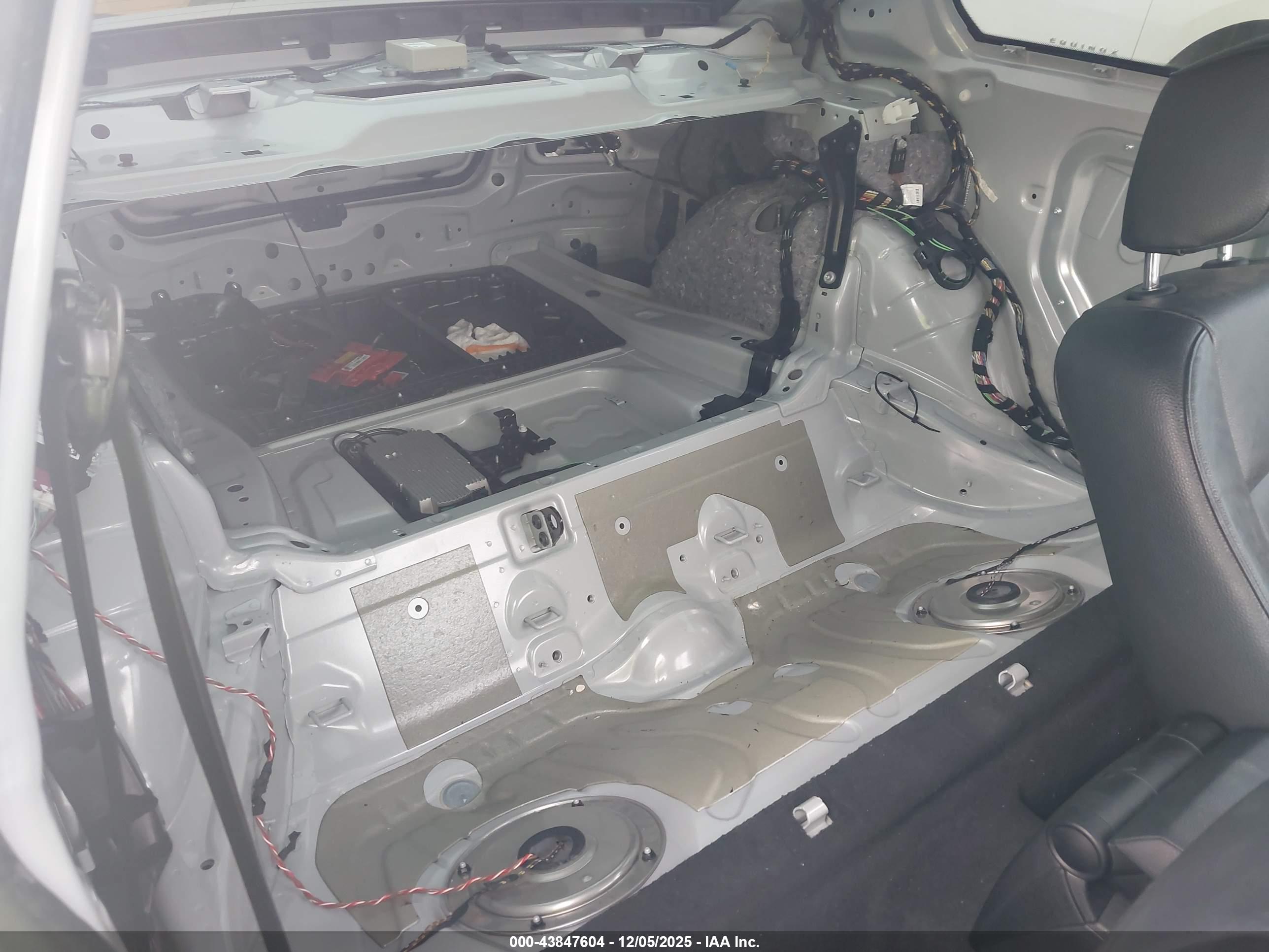 BMW 128I image 8