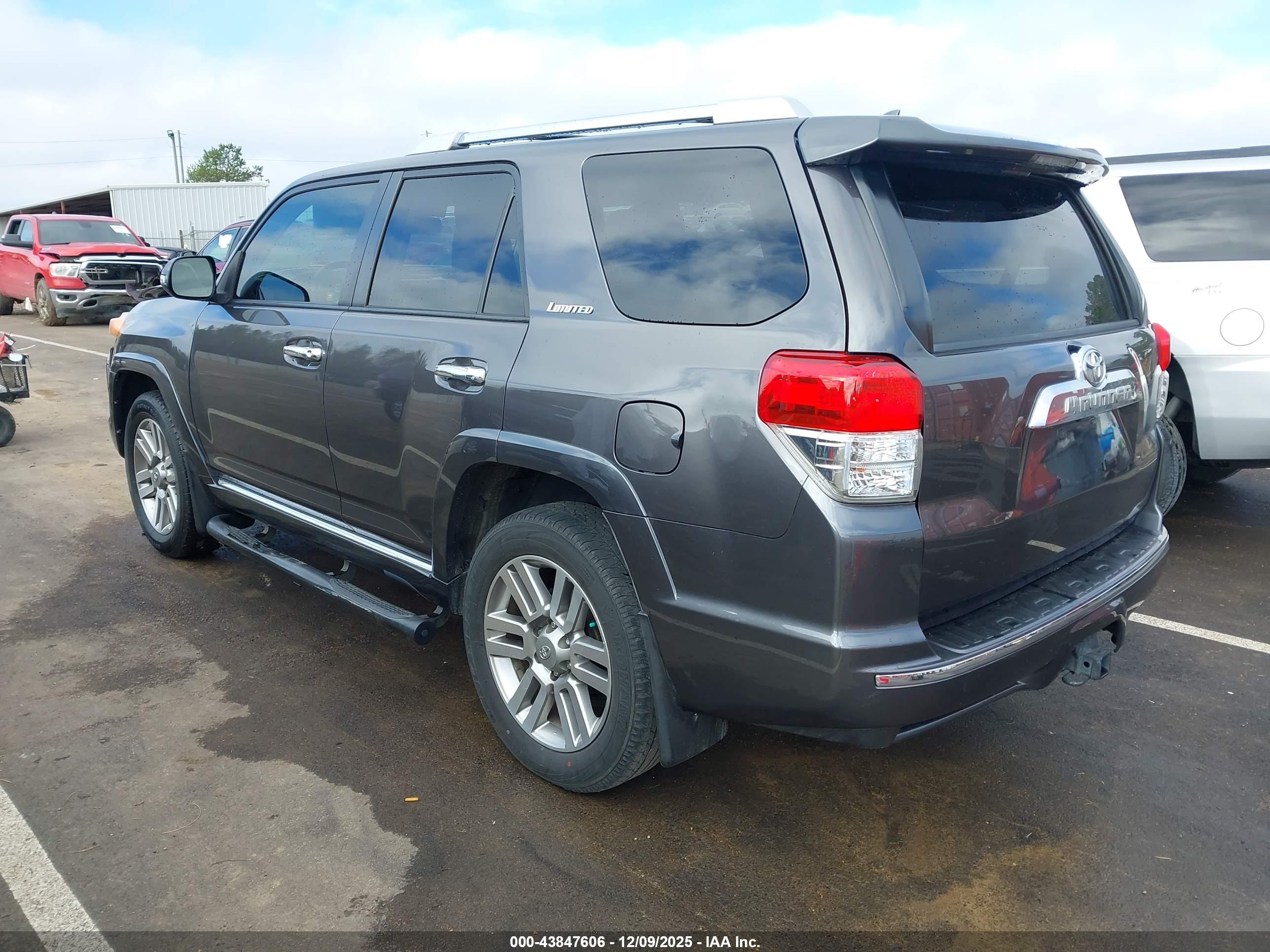 TOYOTA 4RUNNER image 3