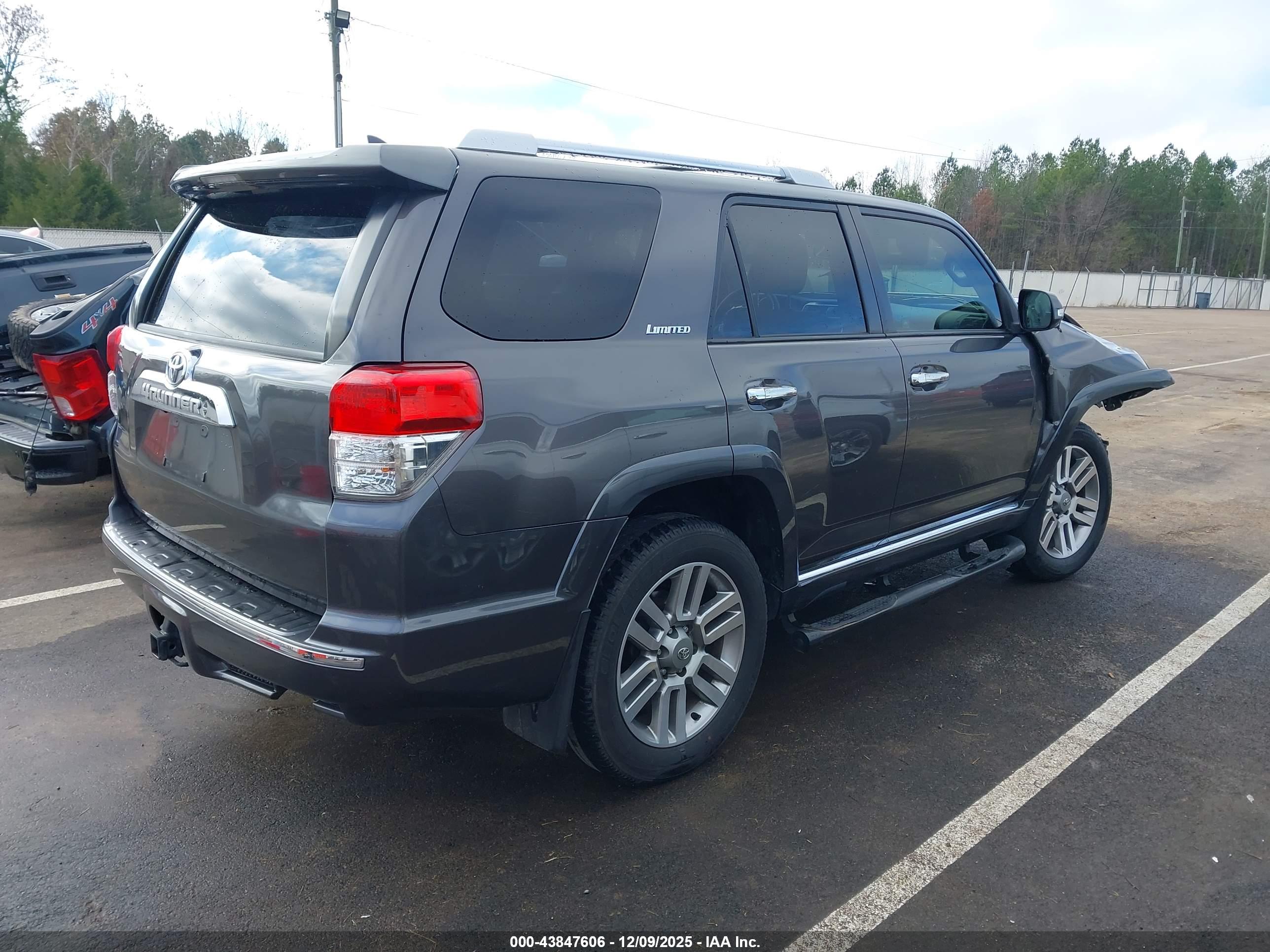 TOYOTA 4RUNNER image 4