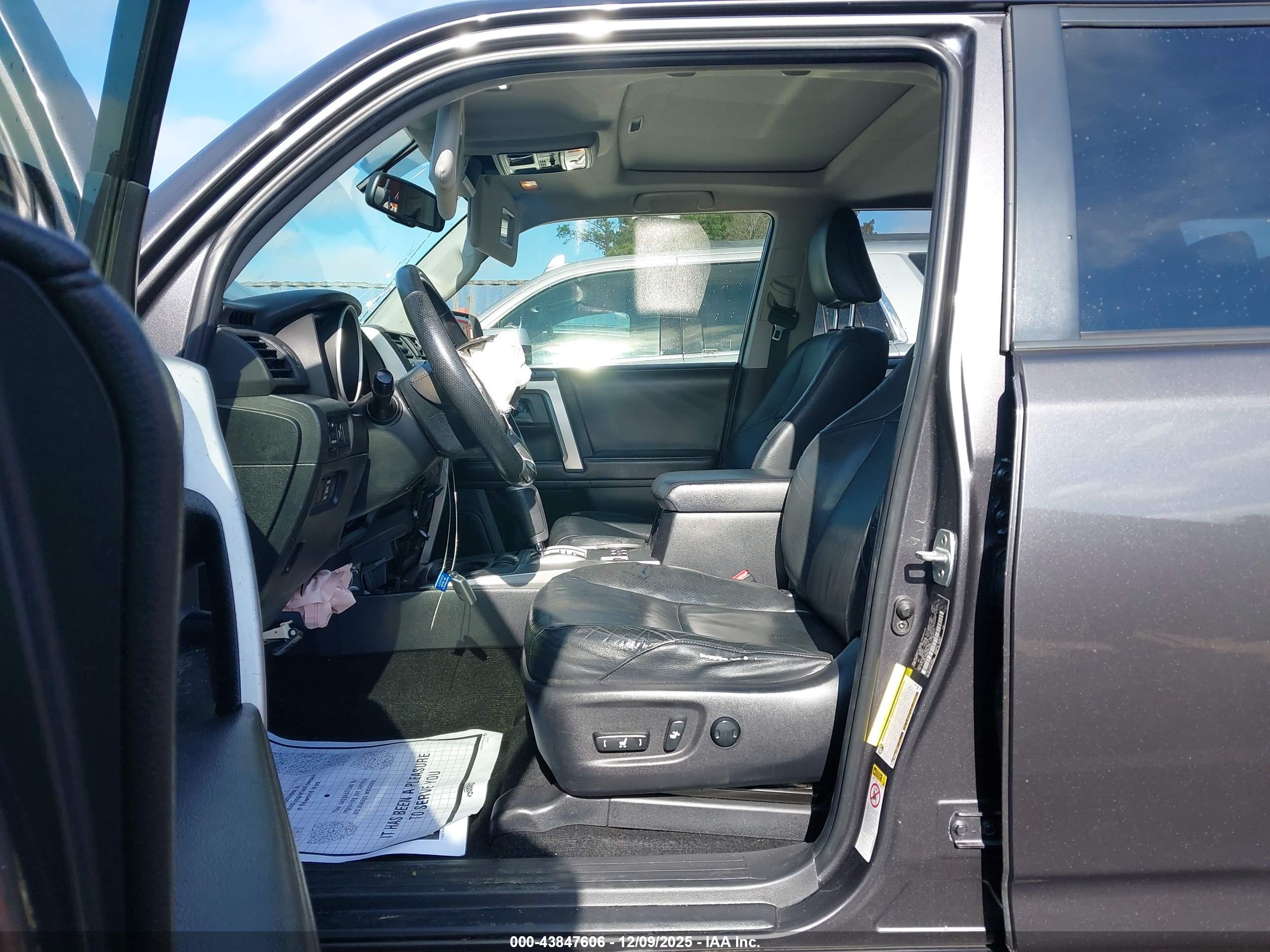 TOYOTA 4RUNNER image 5