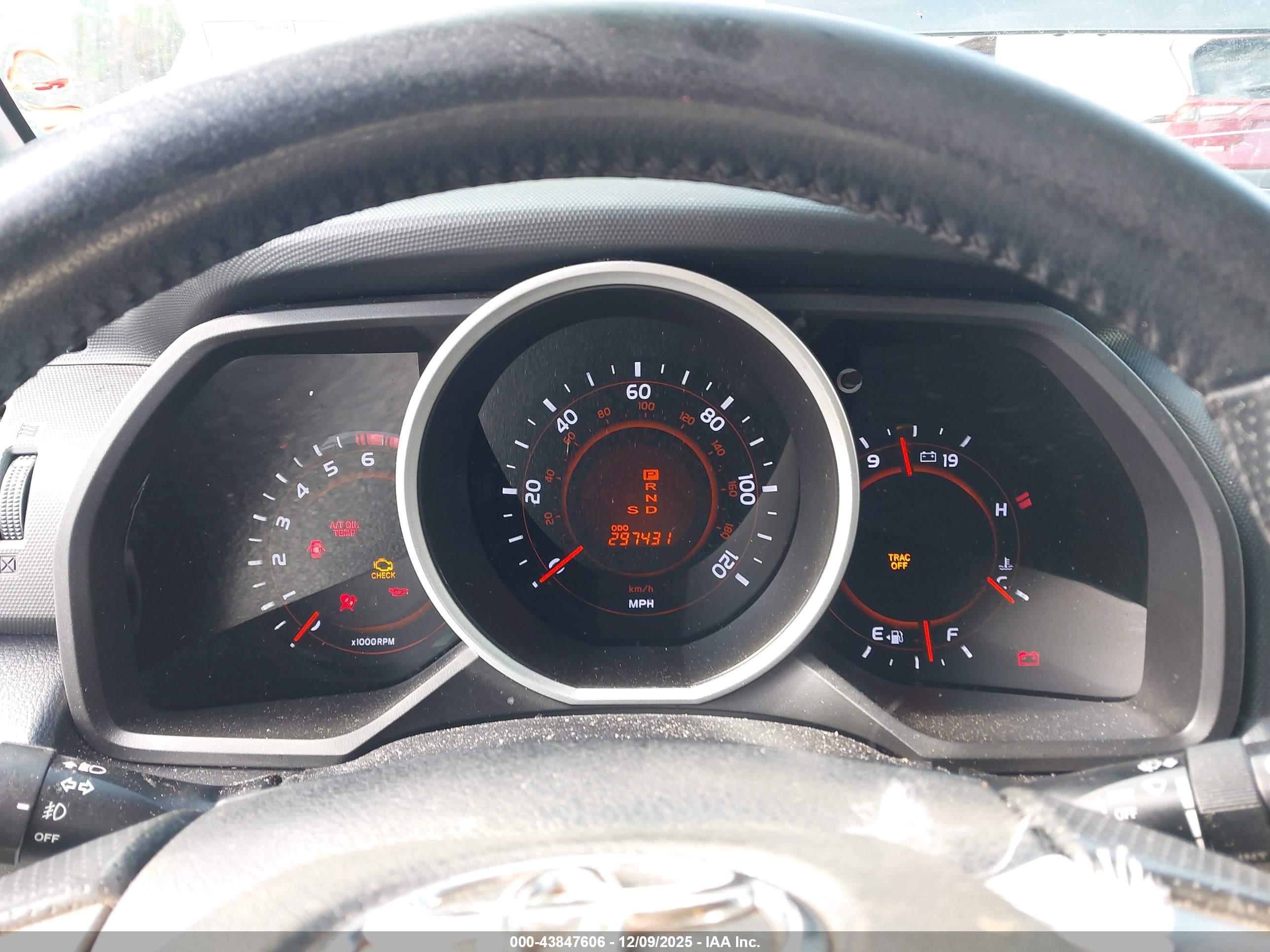 TOYOTA 4RUNNER image 7