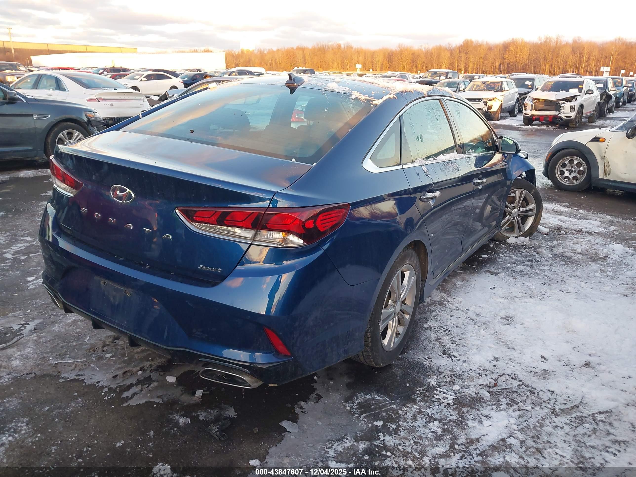 HYUNDAI SONATA image 4