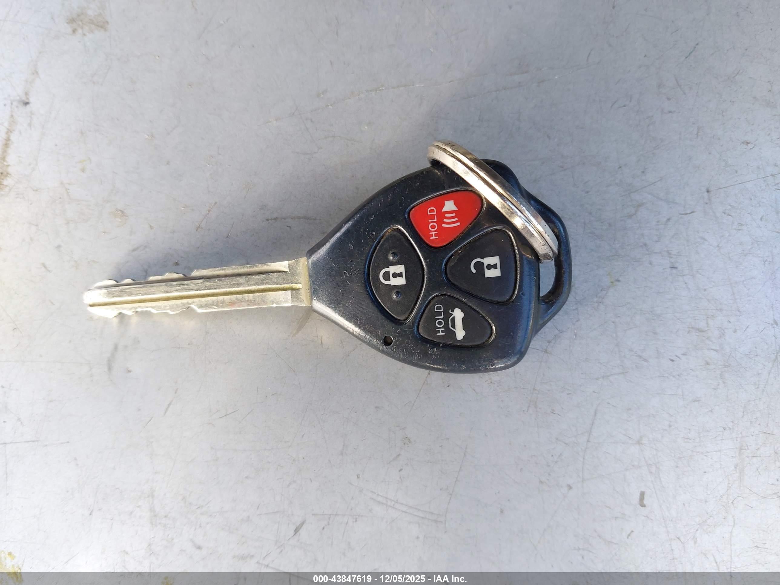 TOYOTA CAMRY image 11
