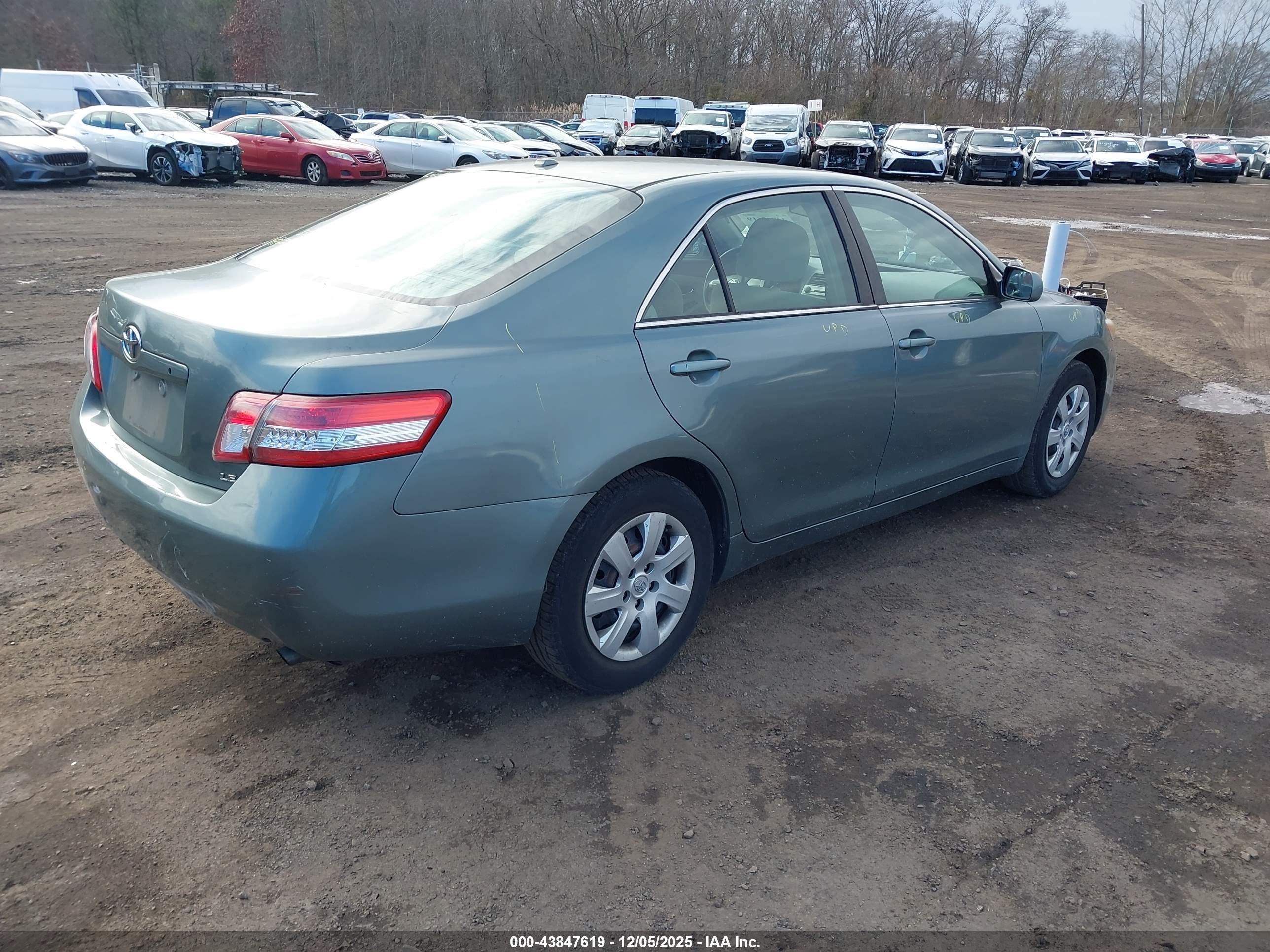 TOYOTA CAMRY image 4