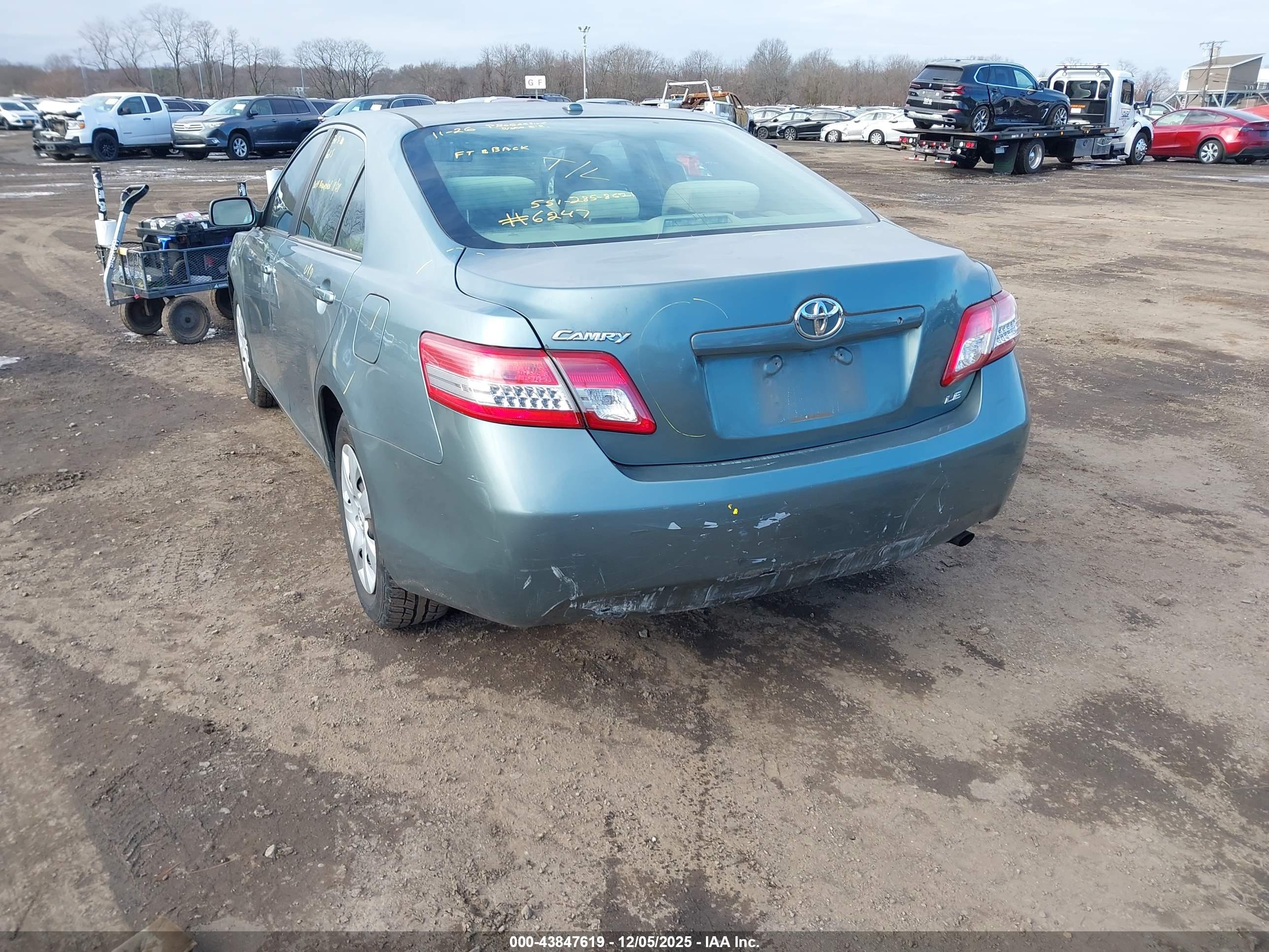 TOYOTA CAMRY image 6