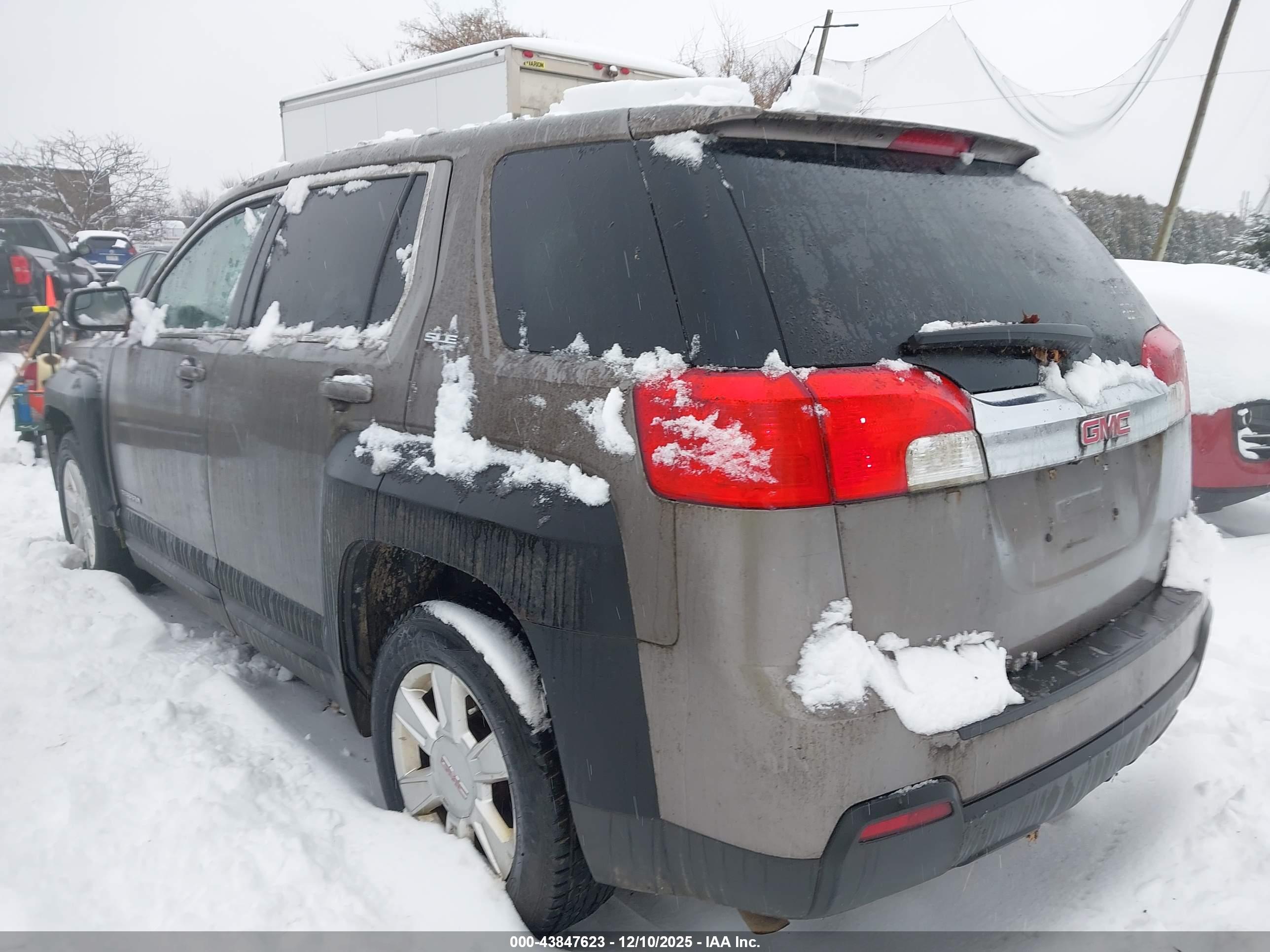 GMC TERRAIN image 3