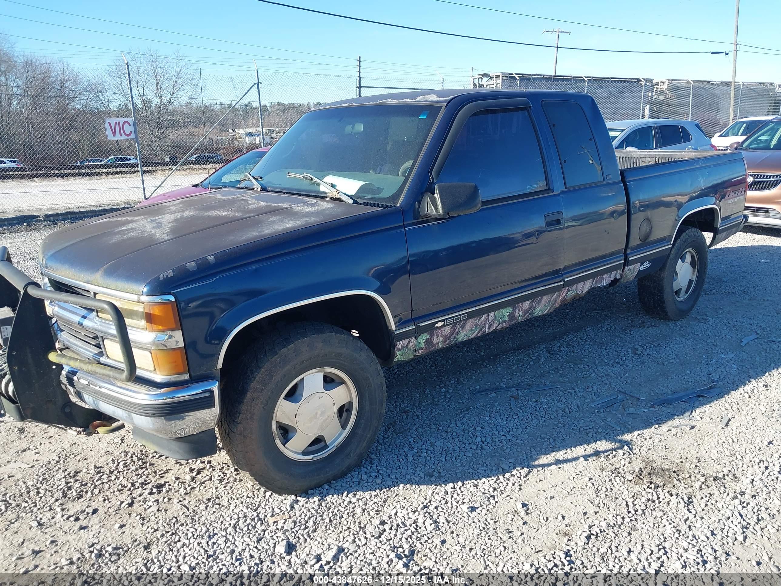 CHEVROLET K1500 image 2