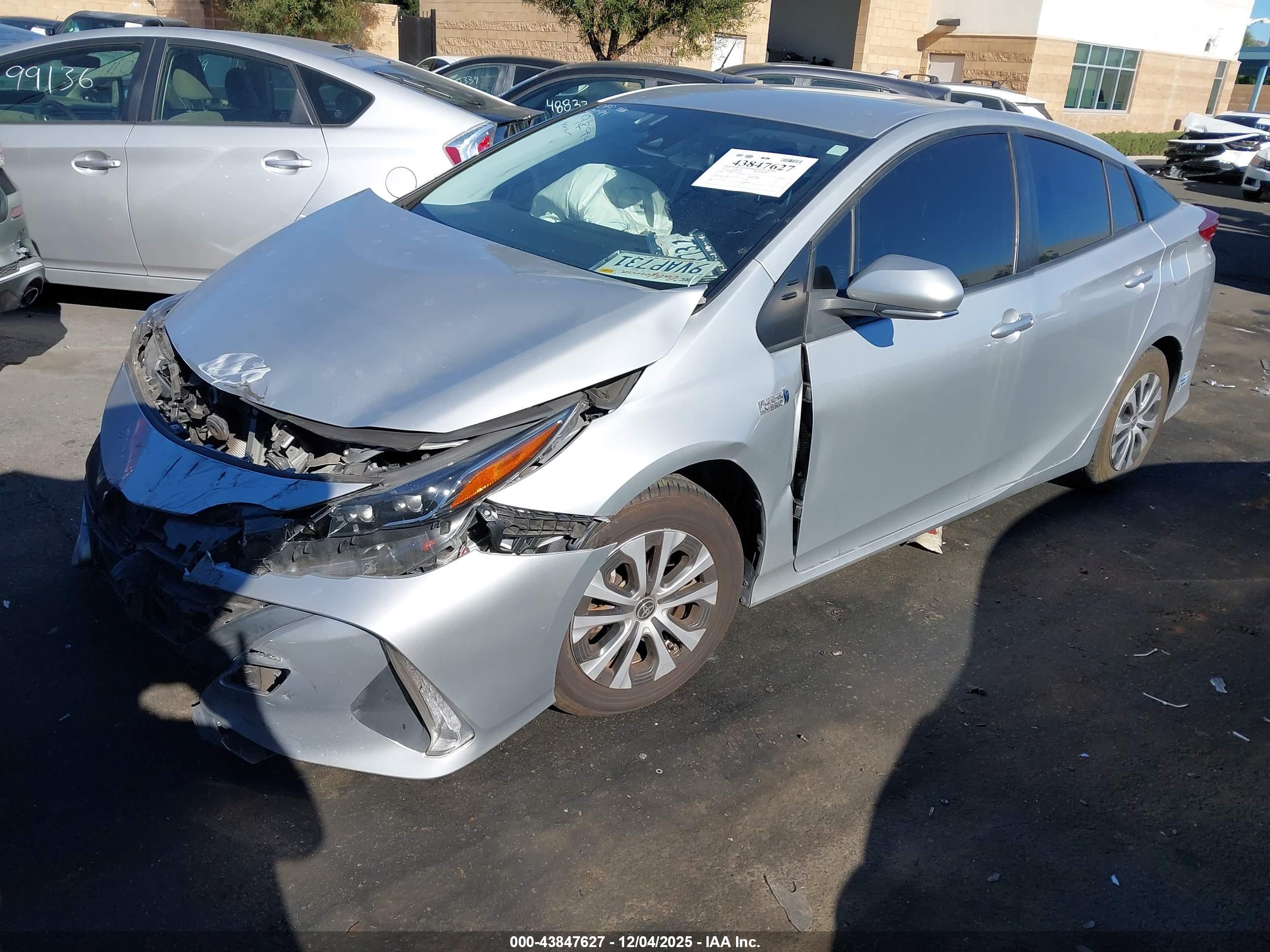 TOYOTA PRIUS image 2