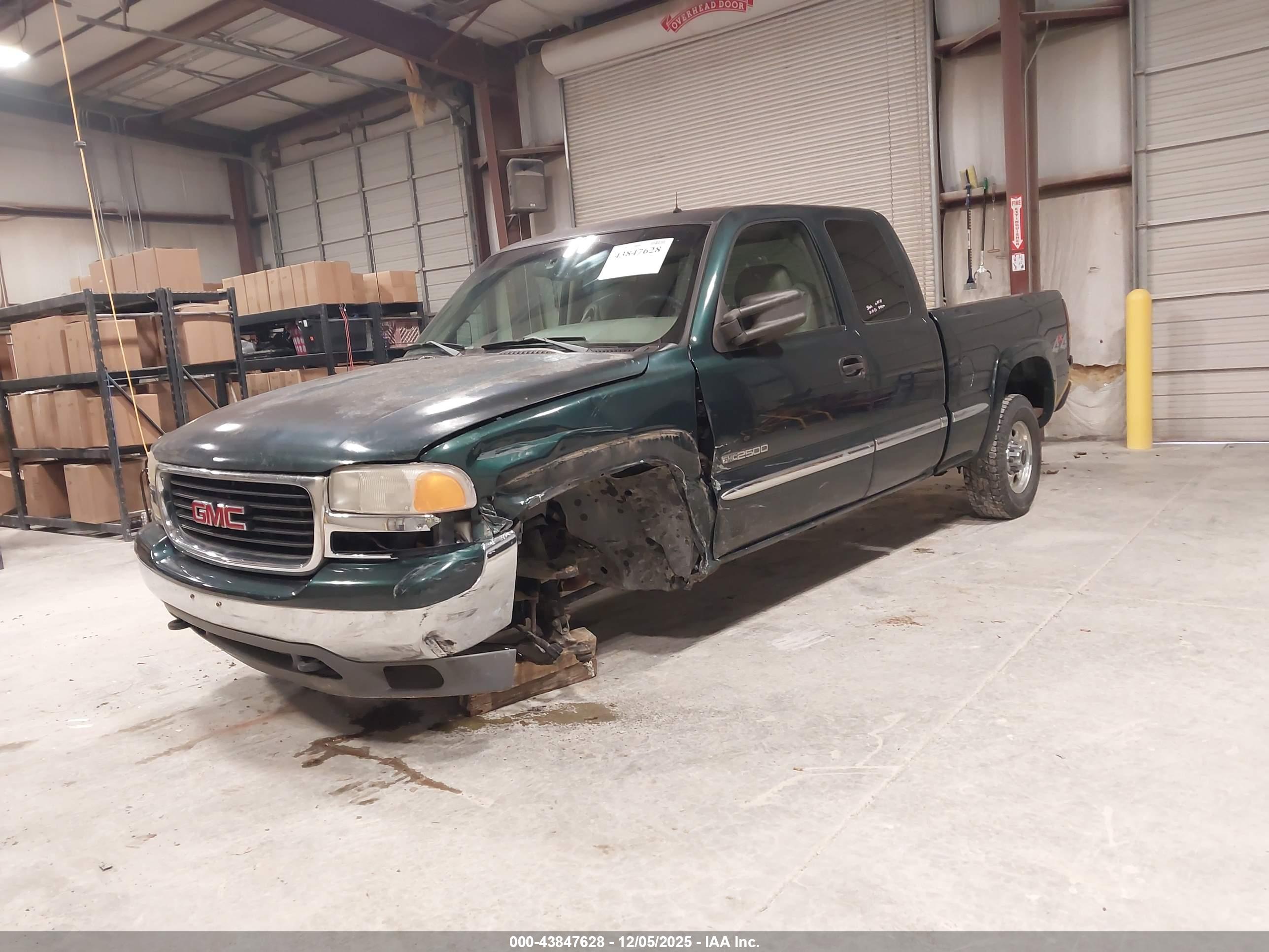 GMC SIERRA image 2