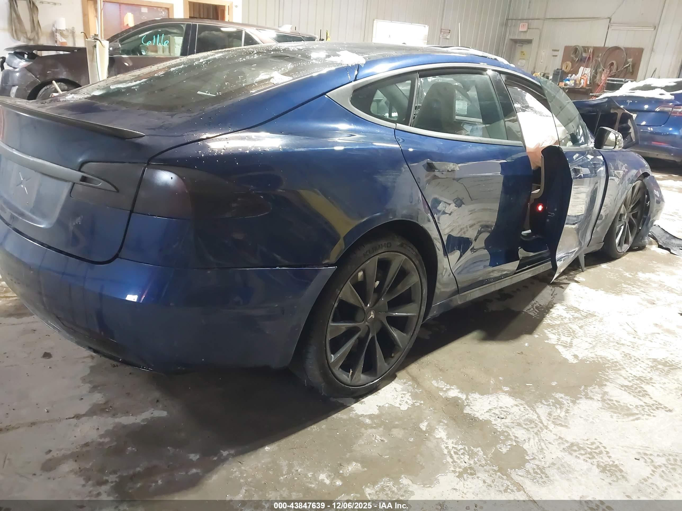 TESLA MODEL image 4