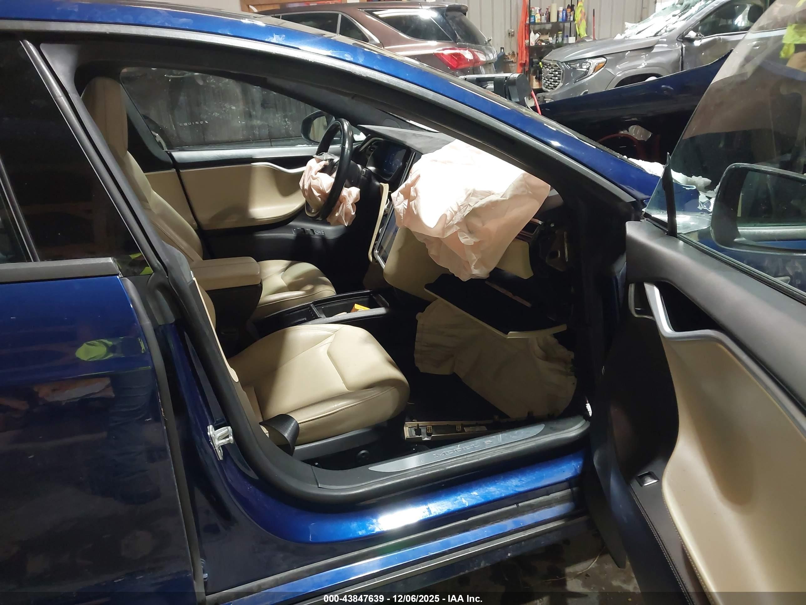 TESLA MODEL image 5