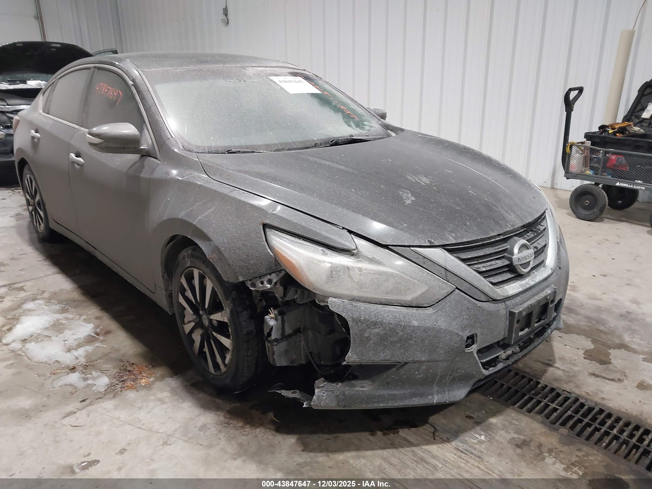 NISSAN ALTIMA image 6