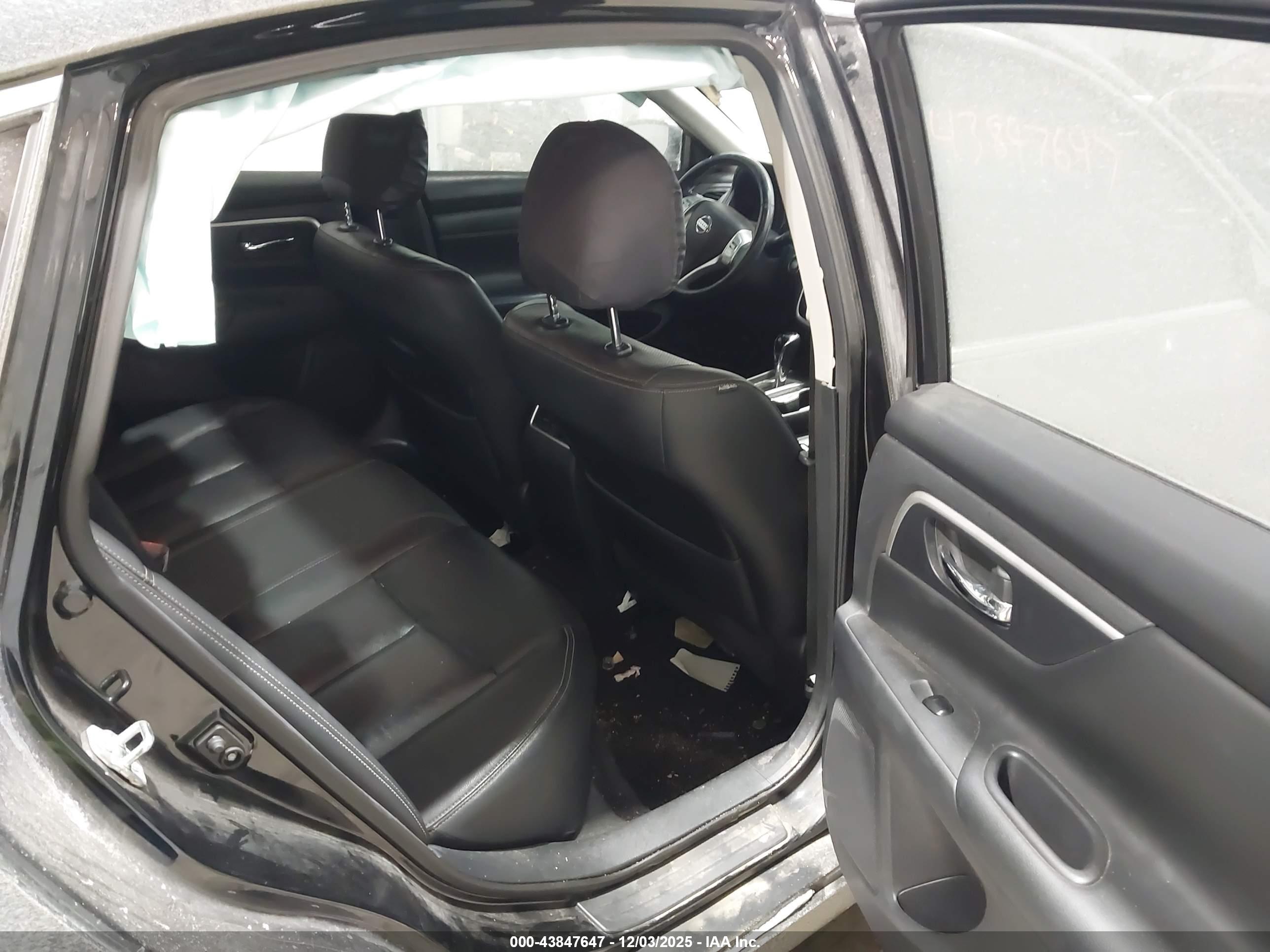 NISSAN ALTIMA image 8