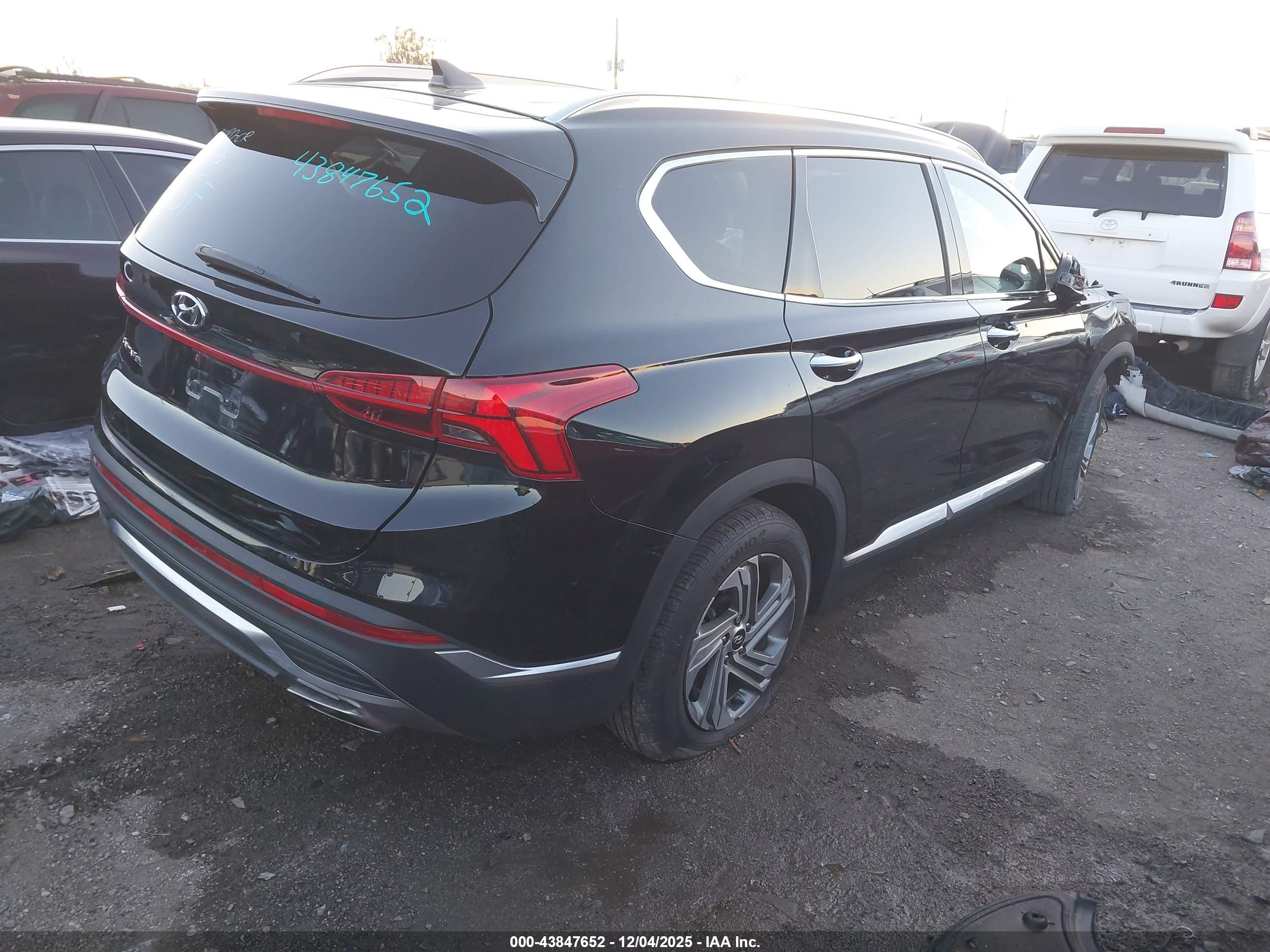 HYUNDAI SANTA image 4