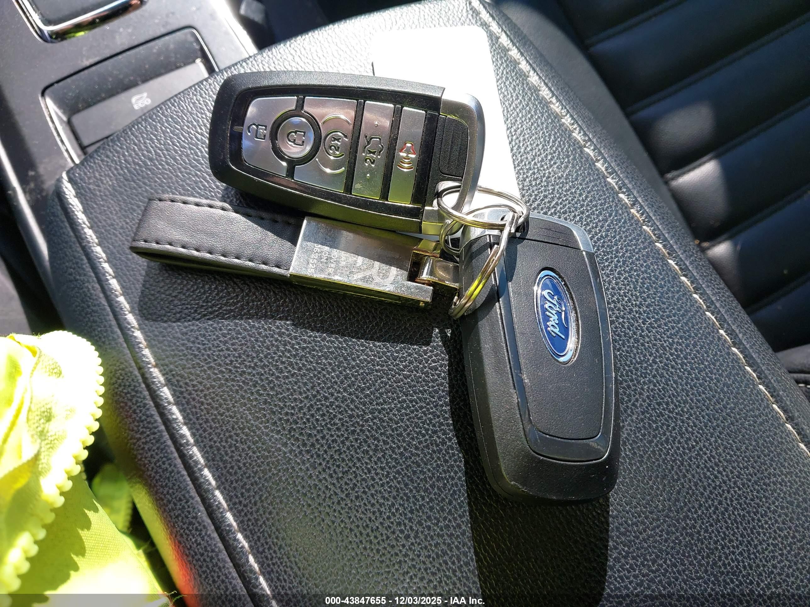 FORD FUSION image 11