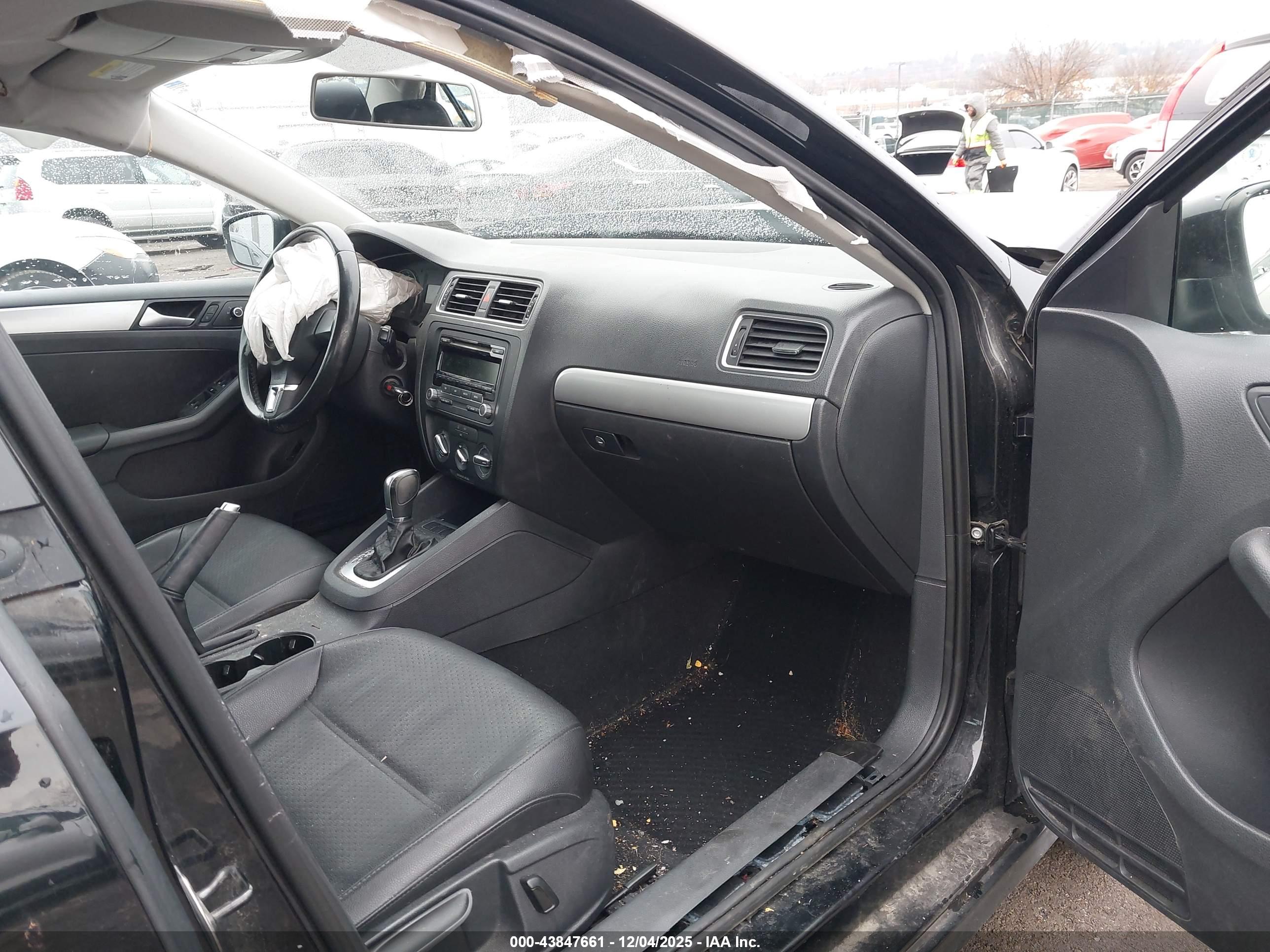 VOLKSWAGEN JETTA image 5