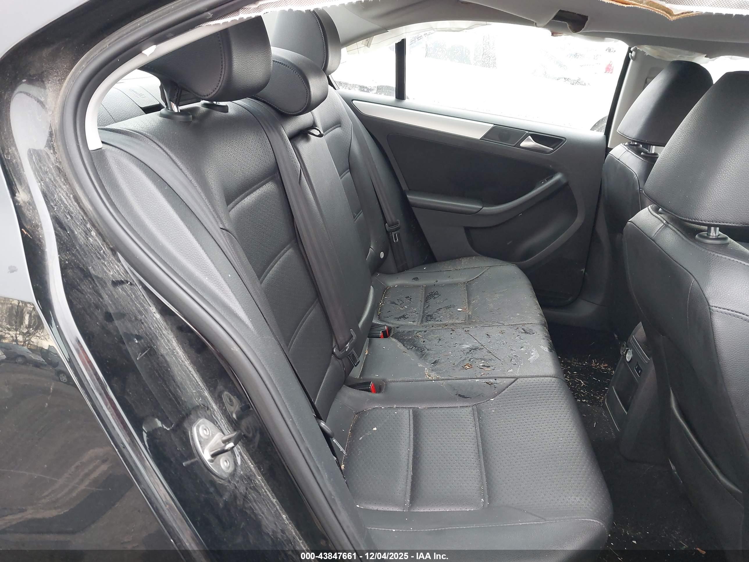 VOLKSWAGEN JETTA image 8