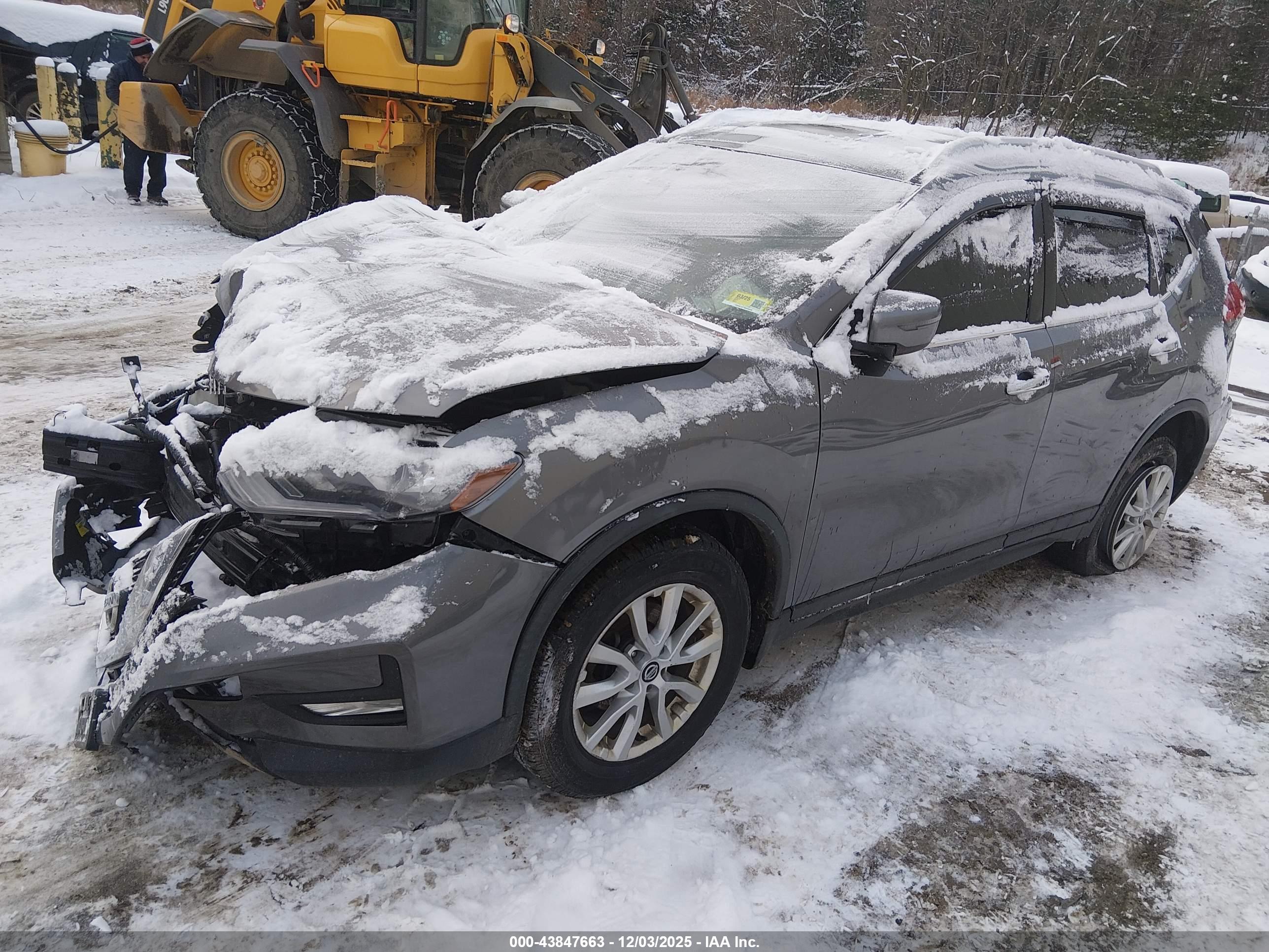 NISSAN ROGUE image 2