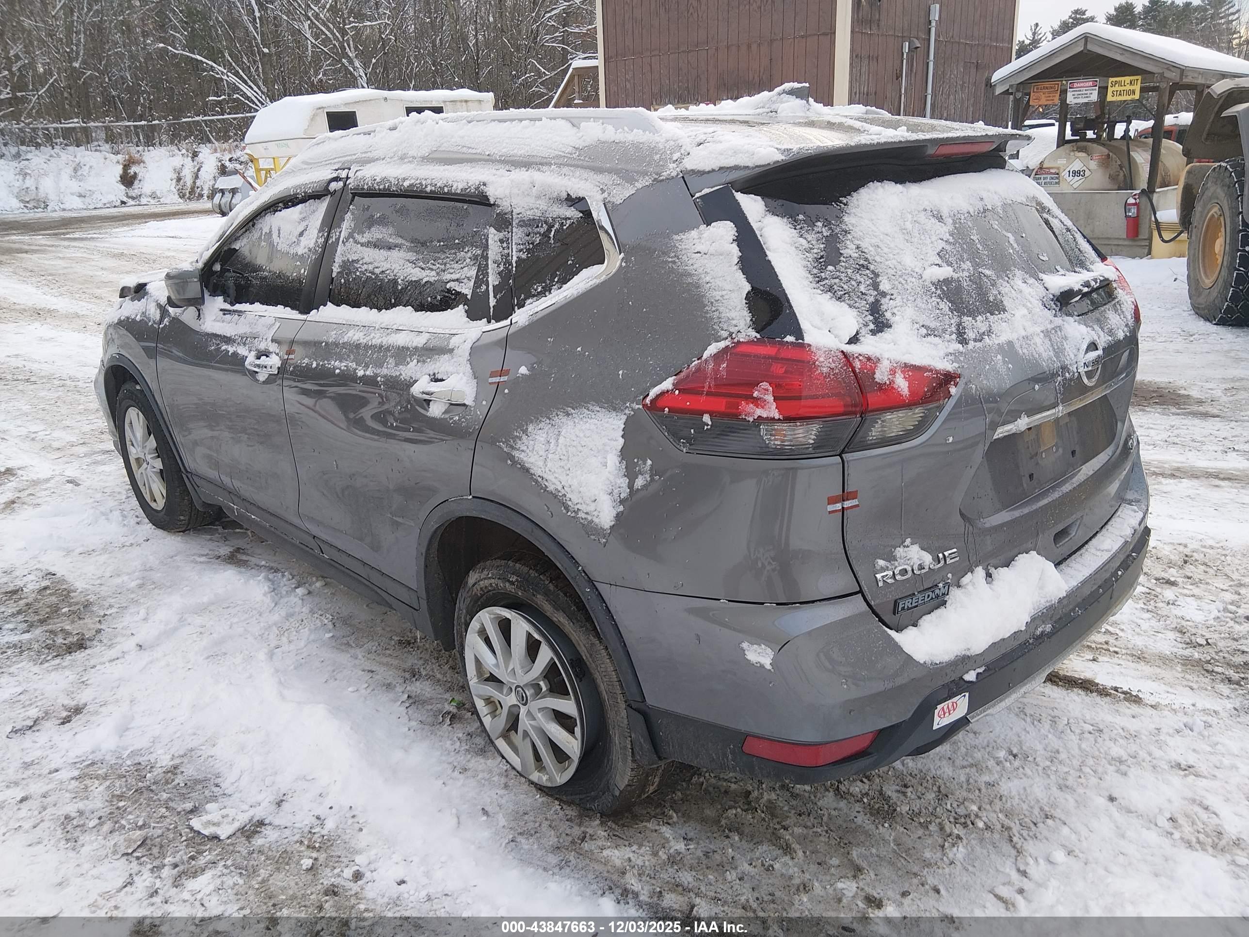 NISSAN ROGUE image 3