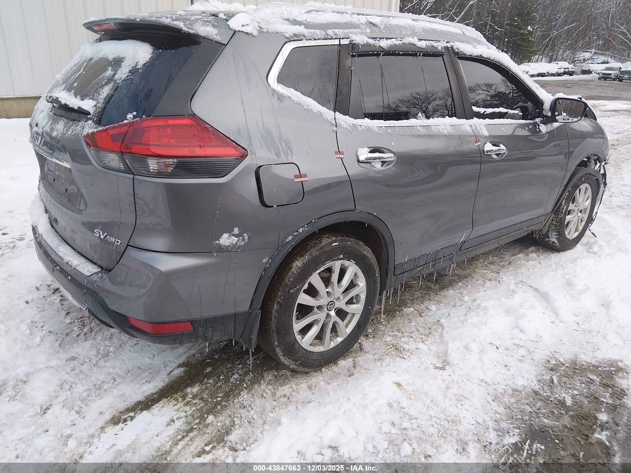 NISSAN ROGUE image 4