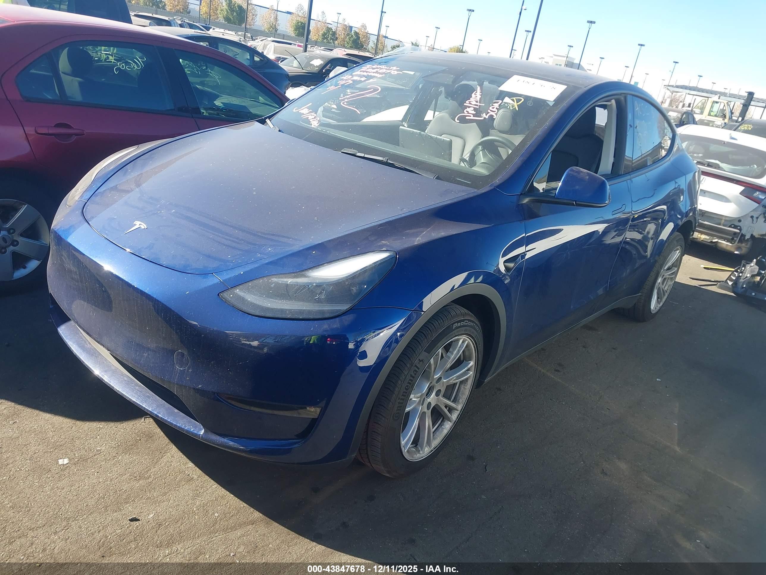 TESLA MODEL image 2
