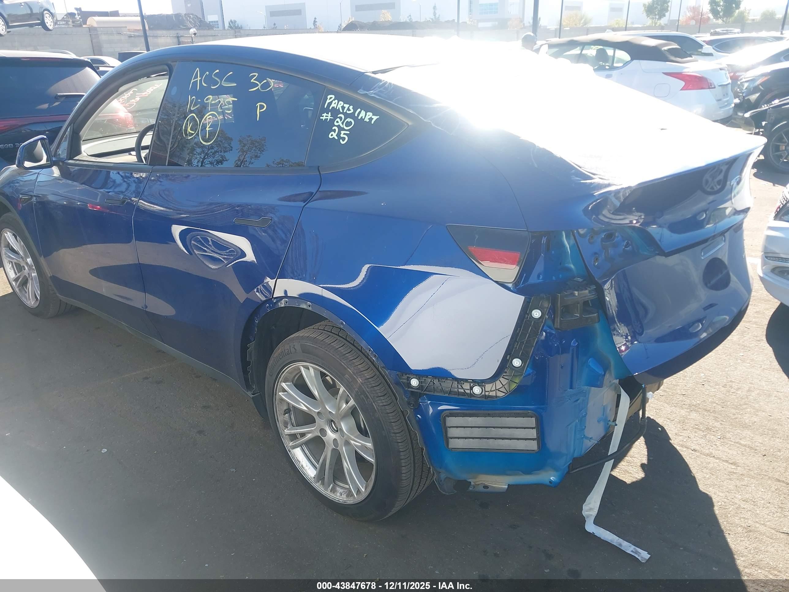 TESLA MODEL image 3
