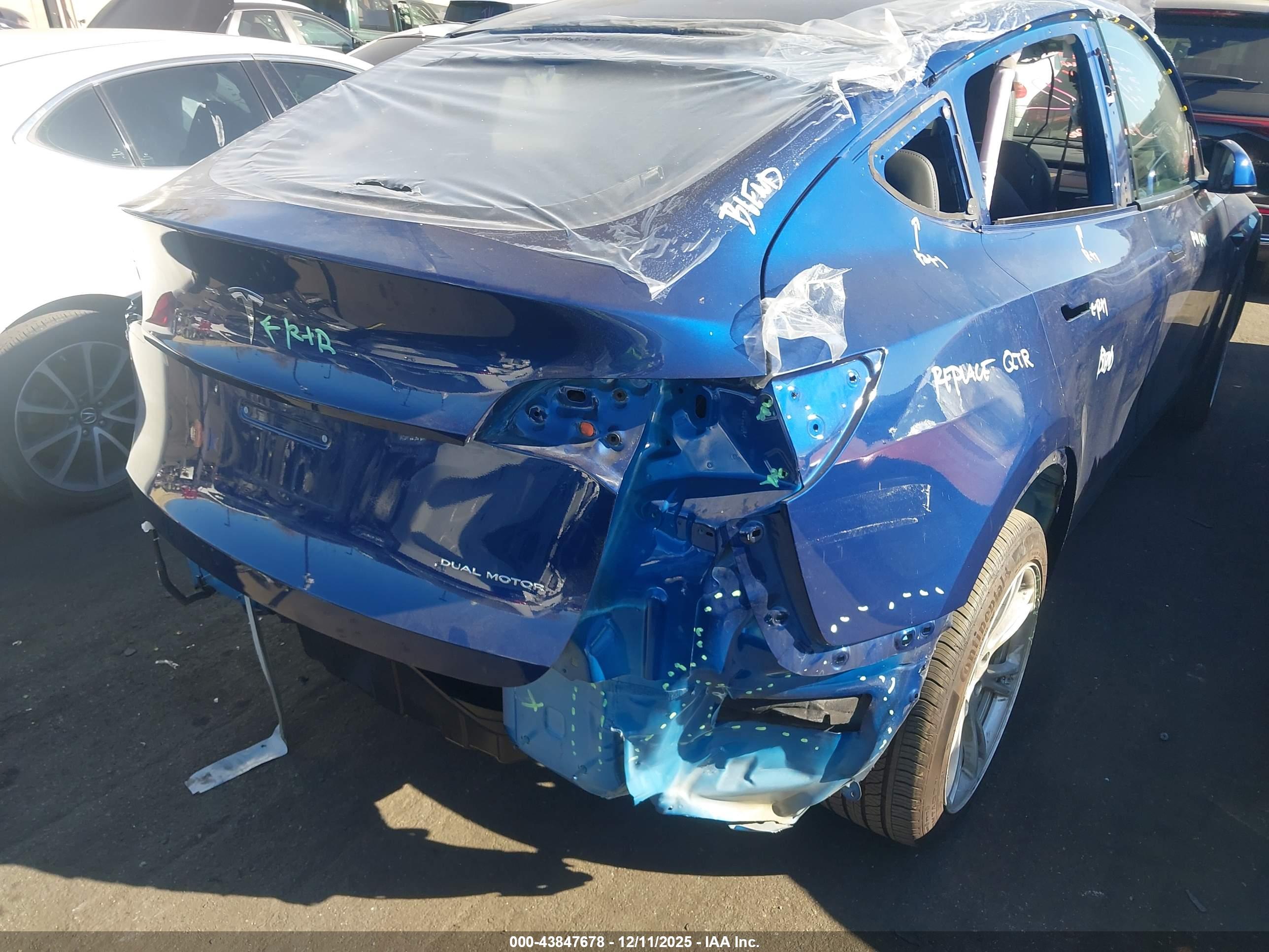 TESLA MODEL image 6