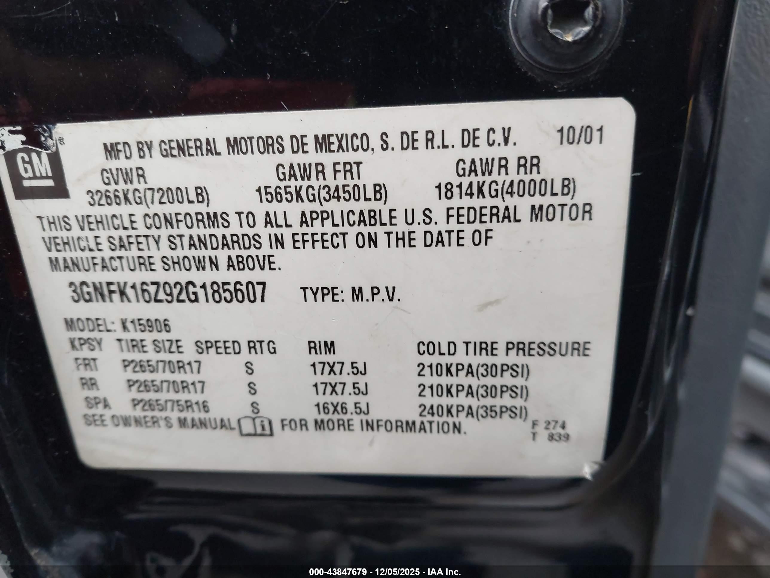 CHEVROLET SUBURBAN image 9