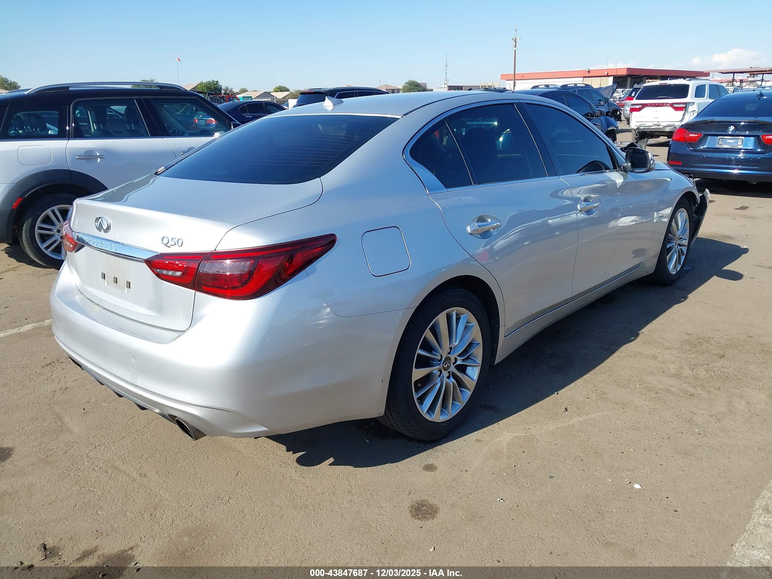 INFINITI Q50 image 4