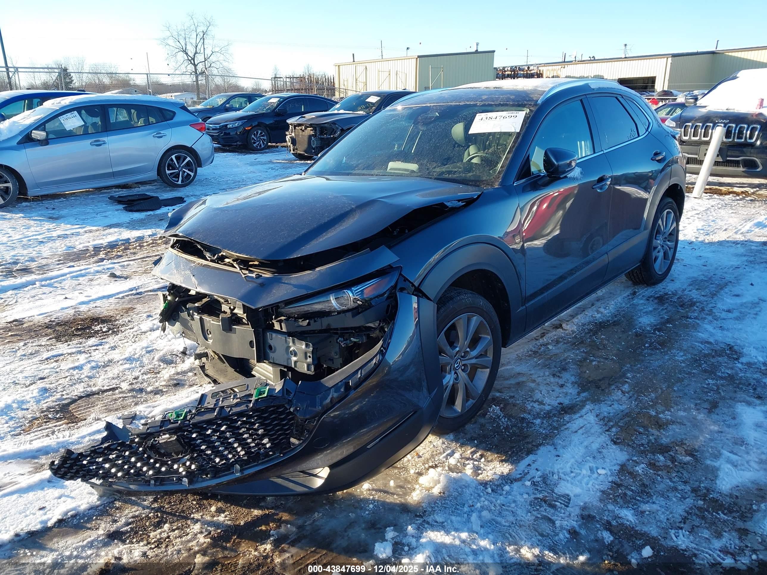 MAZDA CX-30 image 2