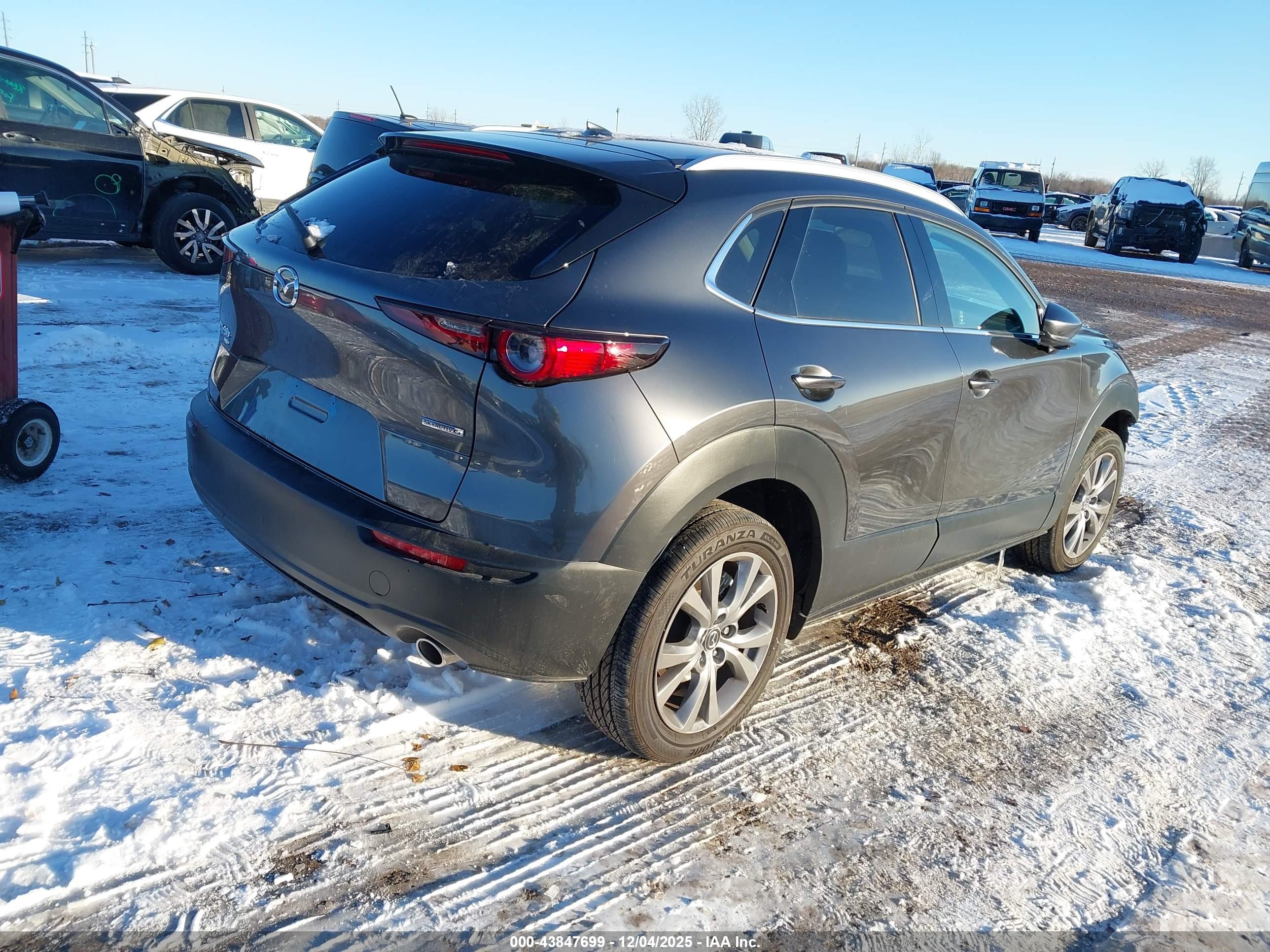 MAZDA CX-30 image 4