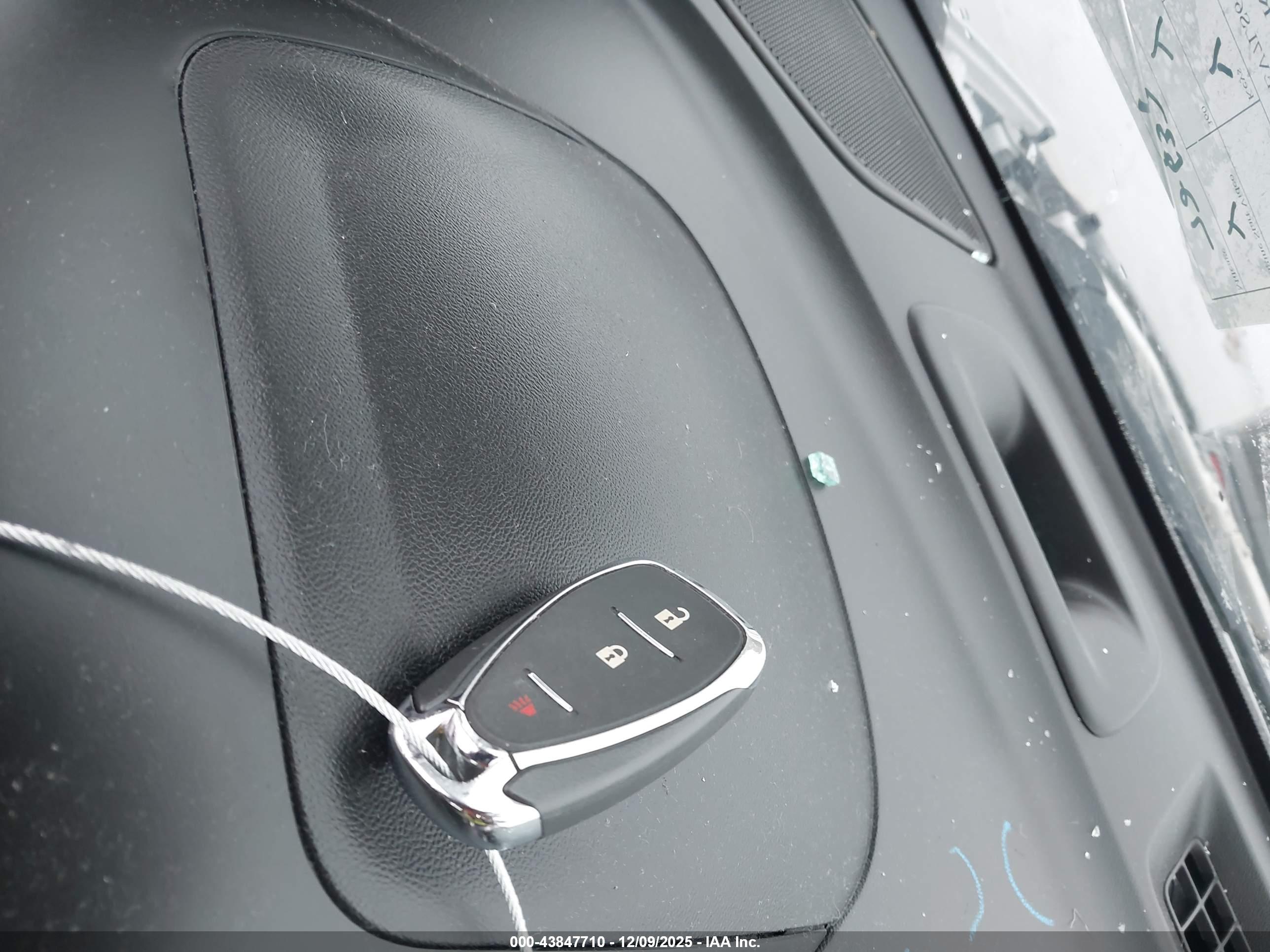 CHEVROLET EQUINOX image 11