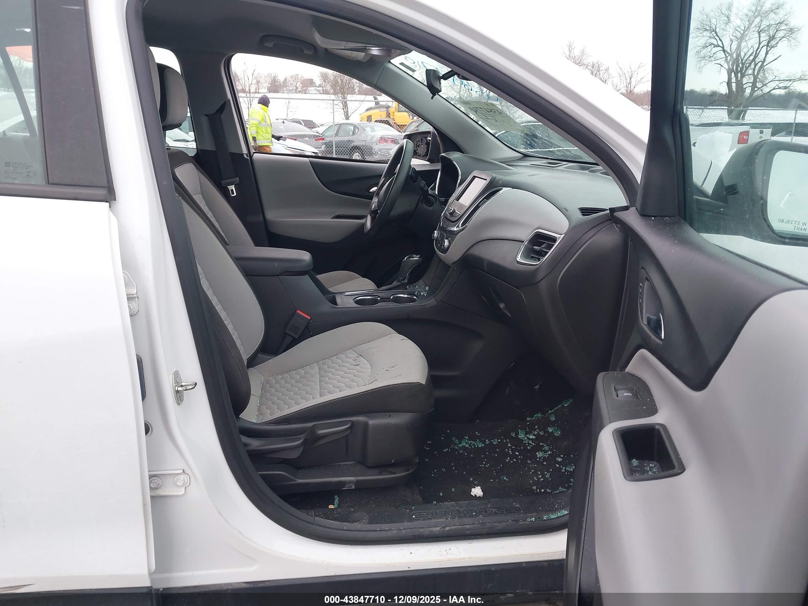 CHEVROLET EQUINOX image 5