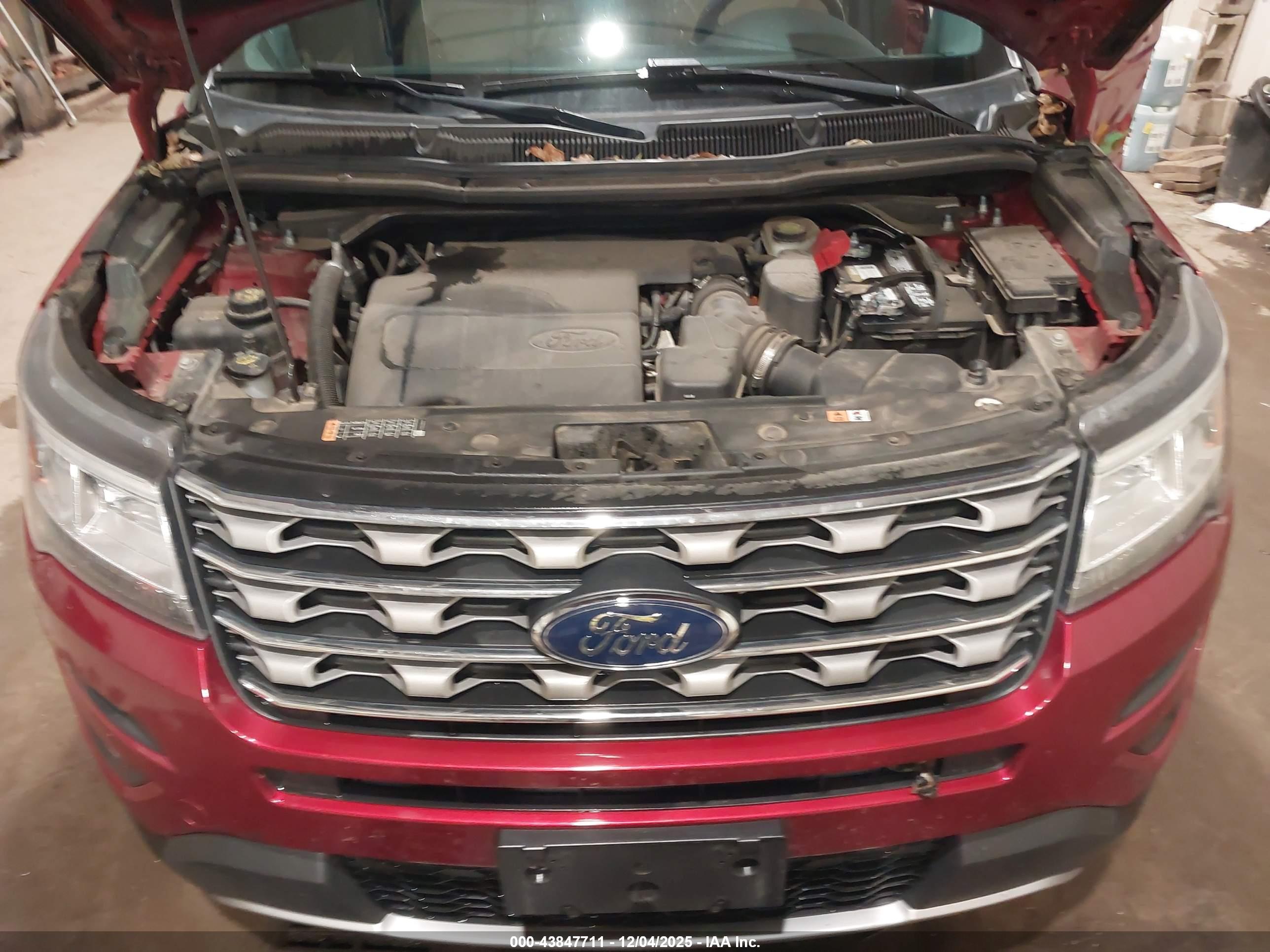 FORD EXPLORER image 10