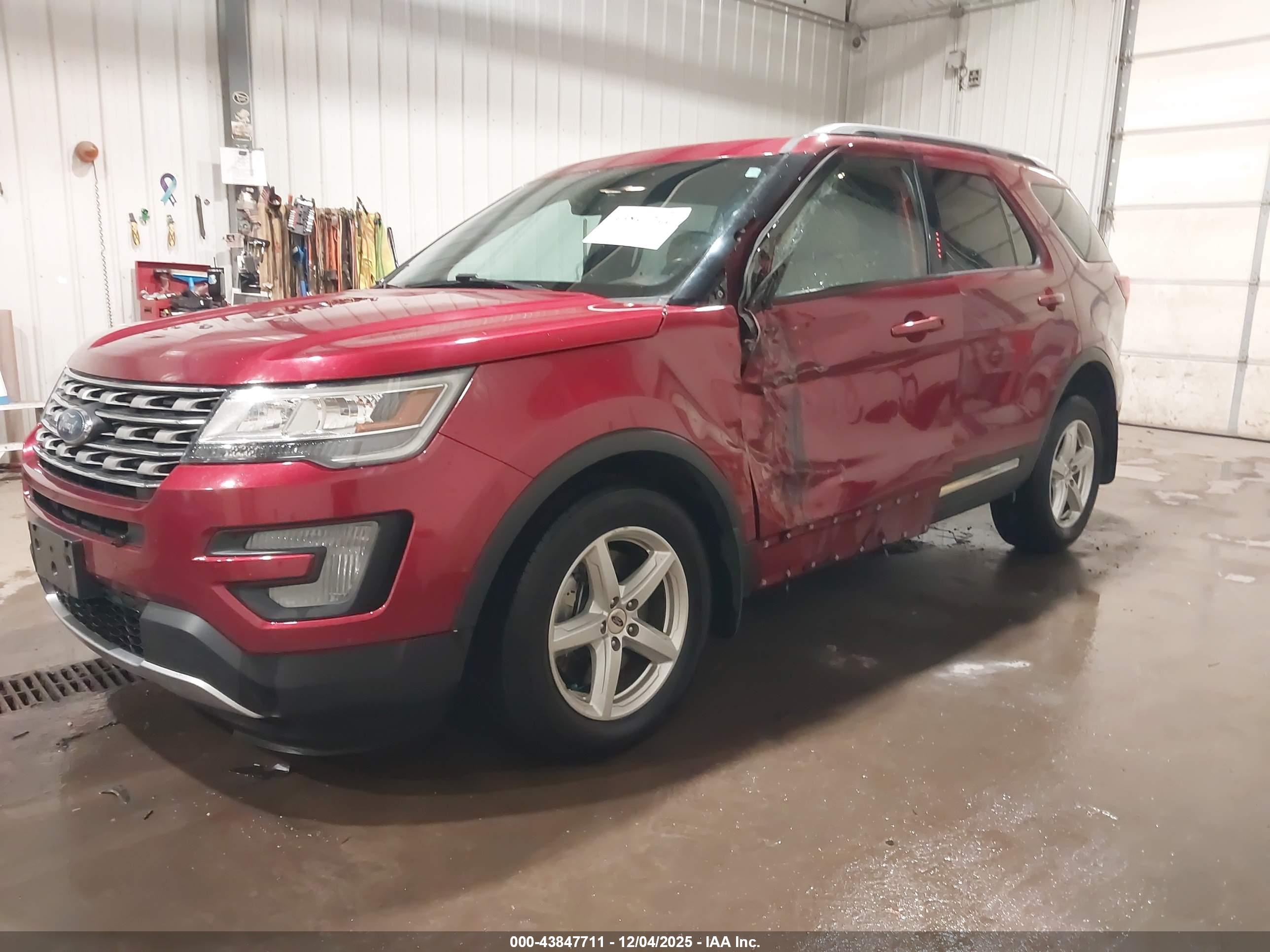 FORD EXPLORER image 2