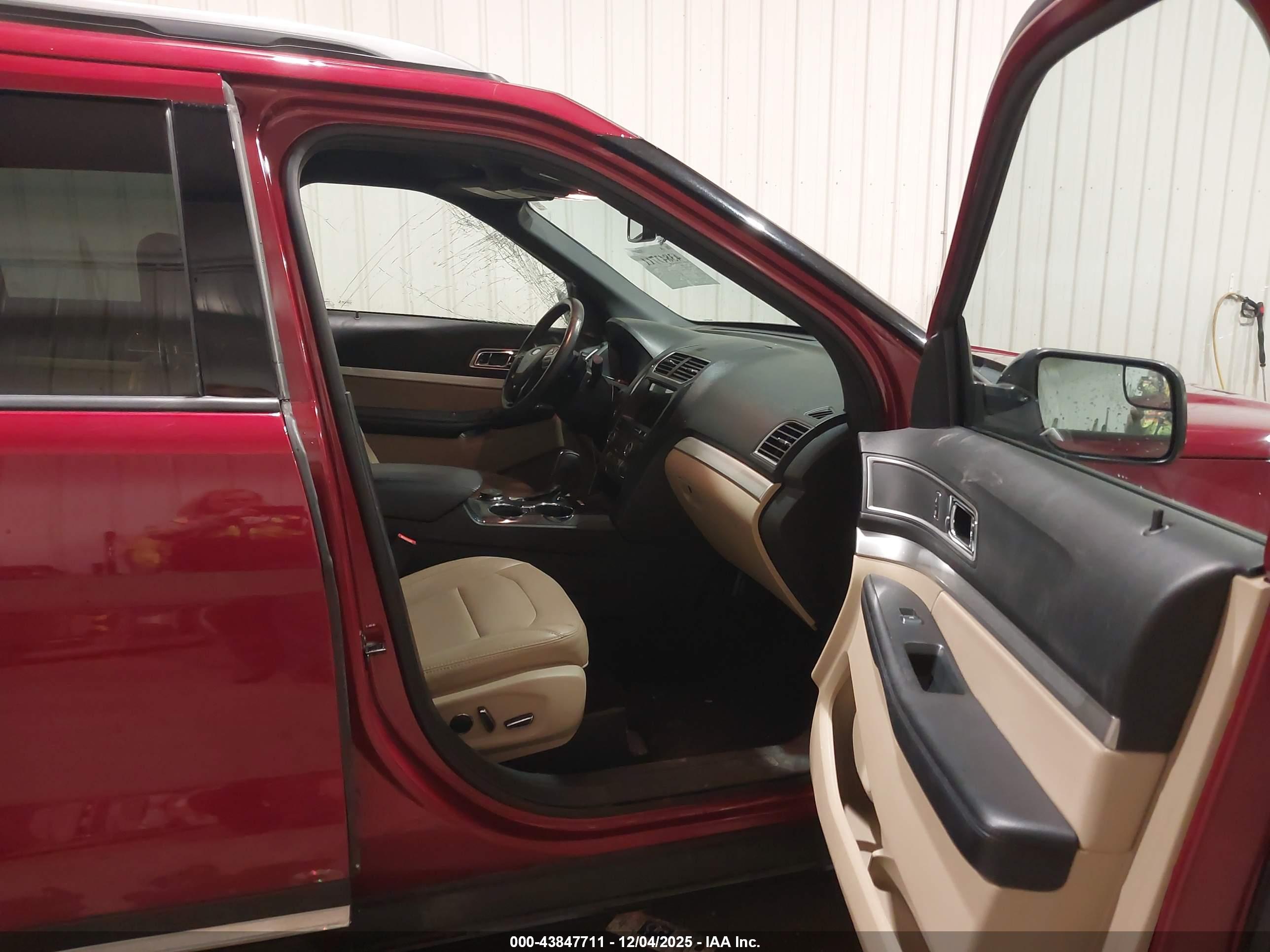 FORD EXPLORER image 5