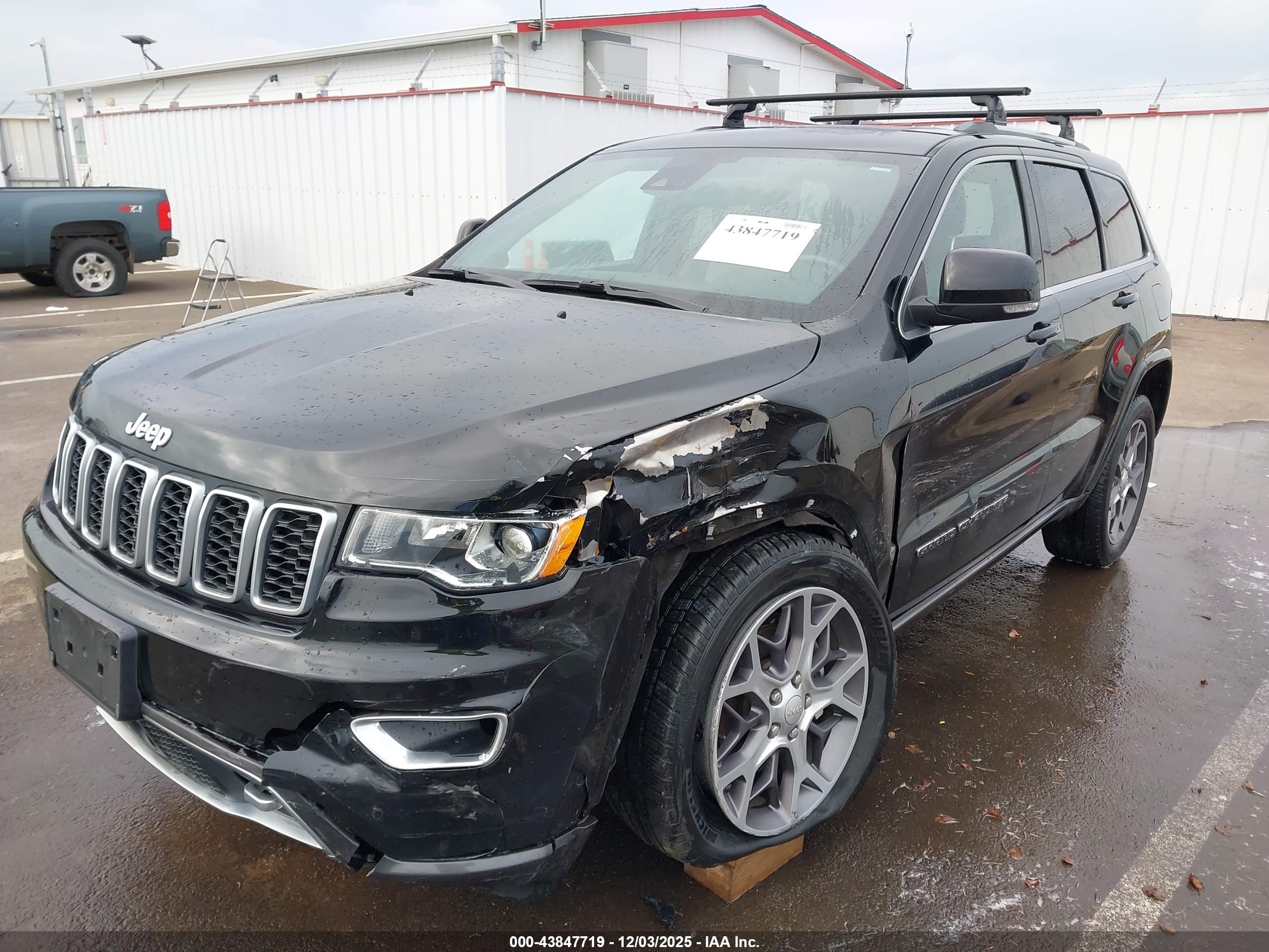 JEEP GRAND image 2