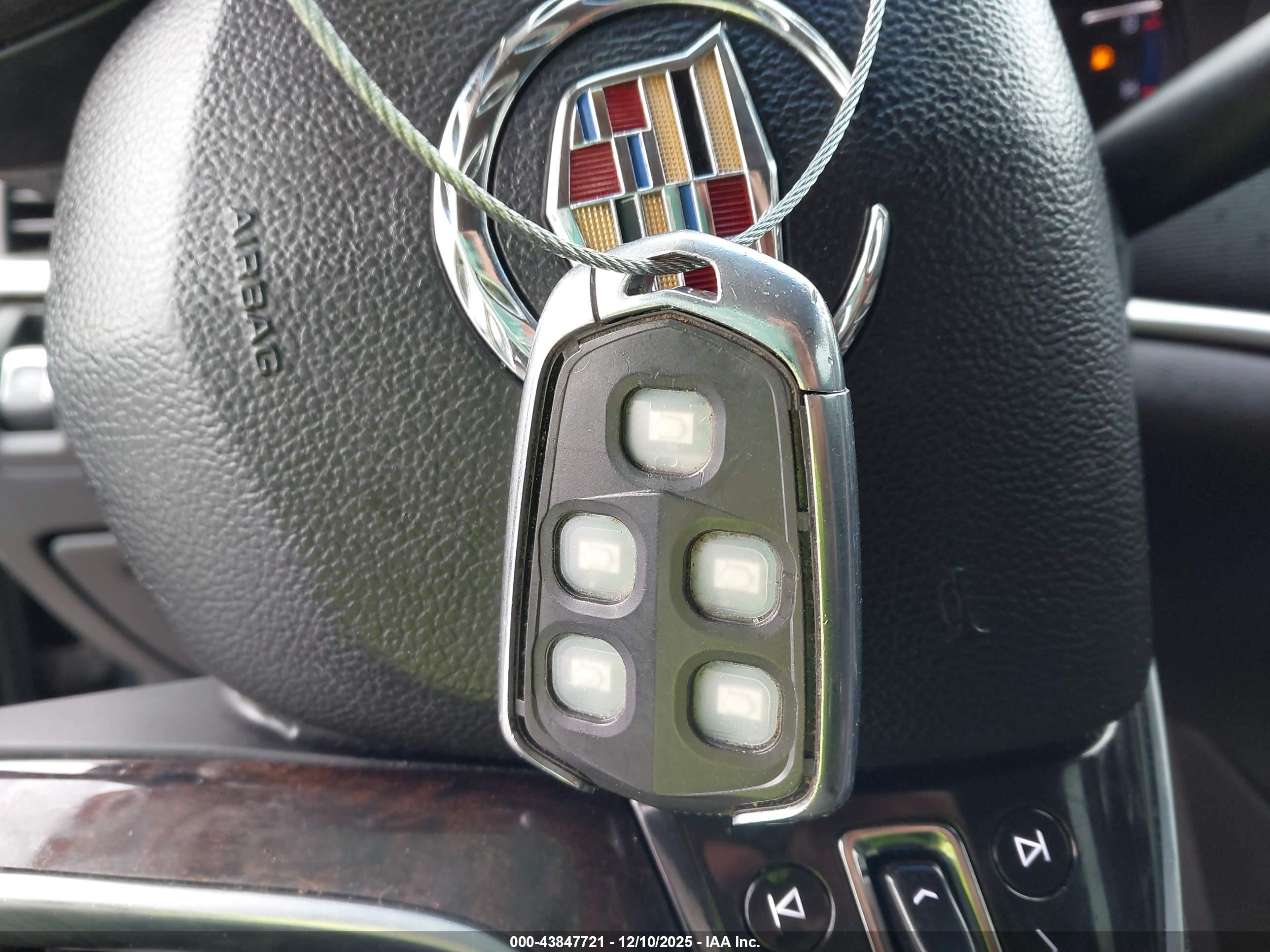CADILLAC XTS image 11