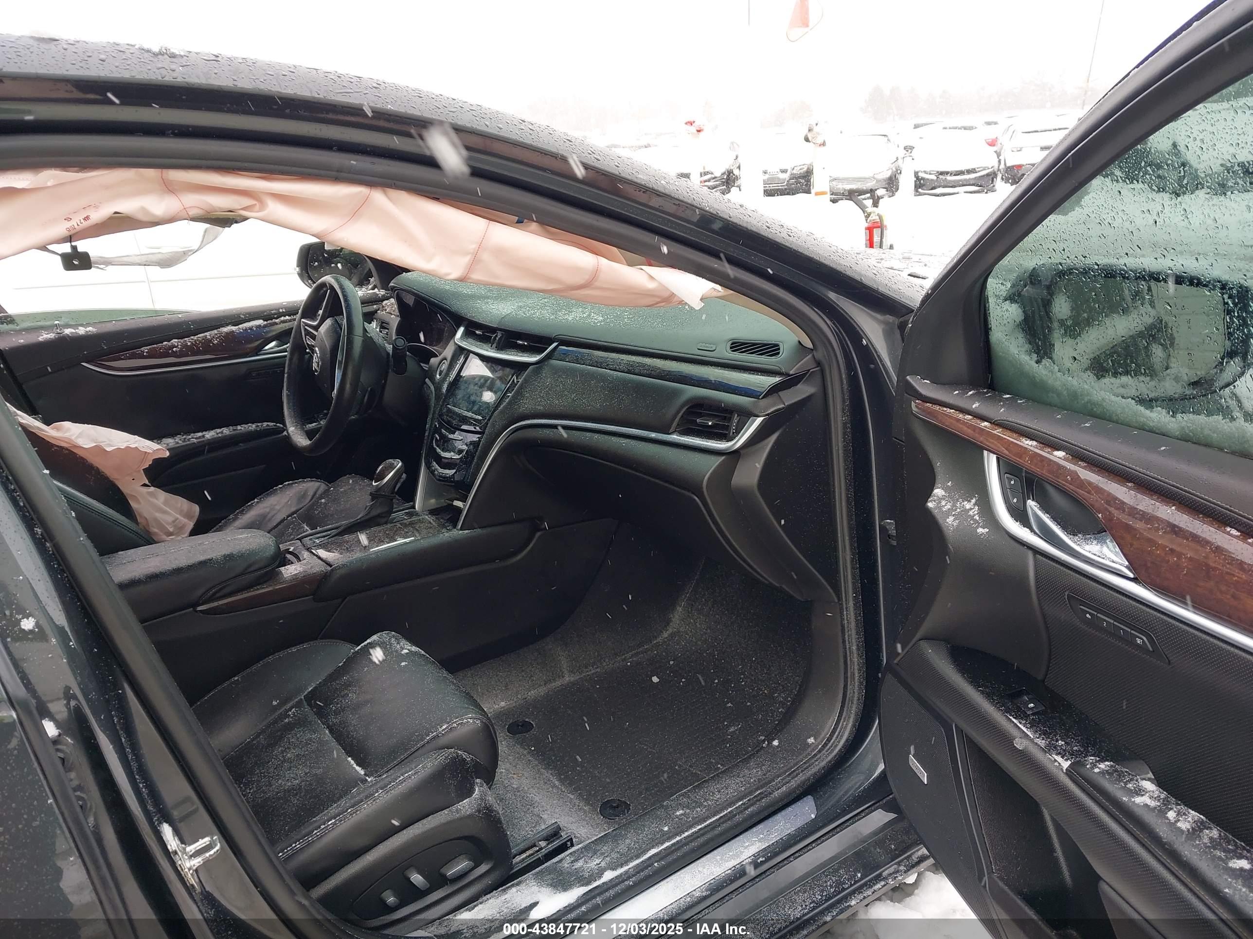 CADILLAC XTS image 5