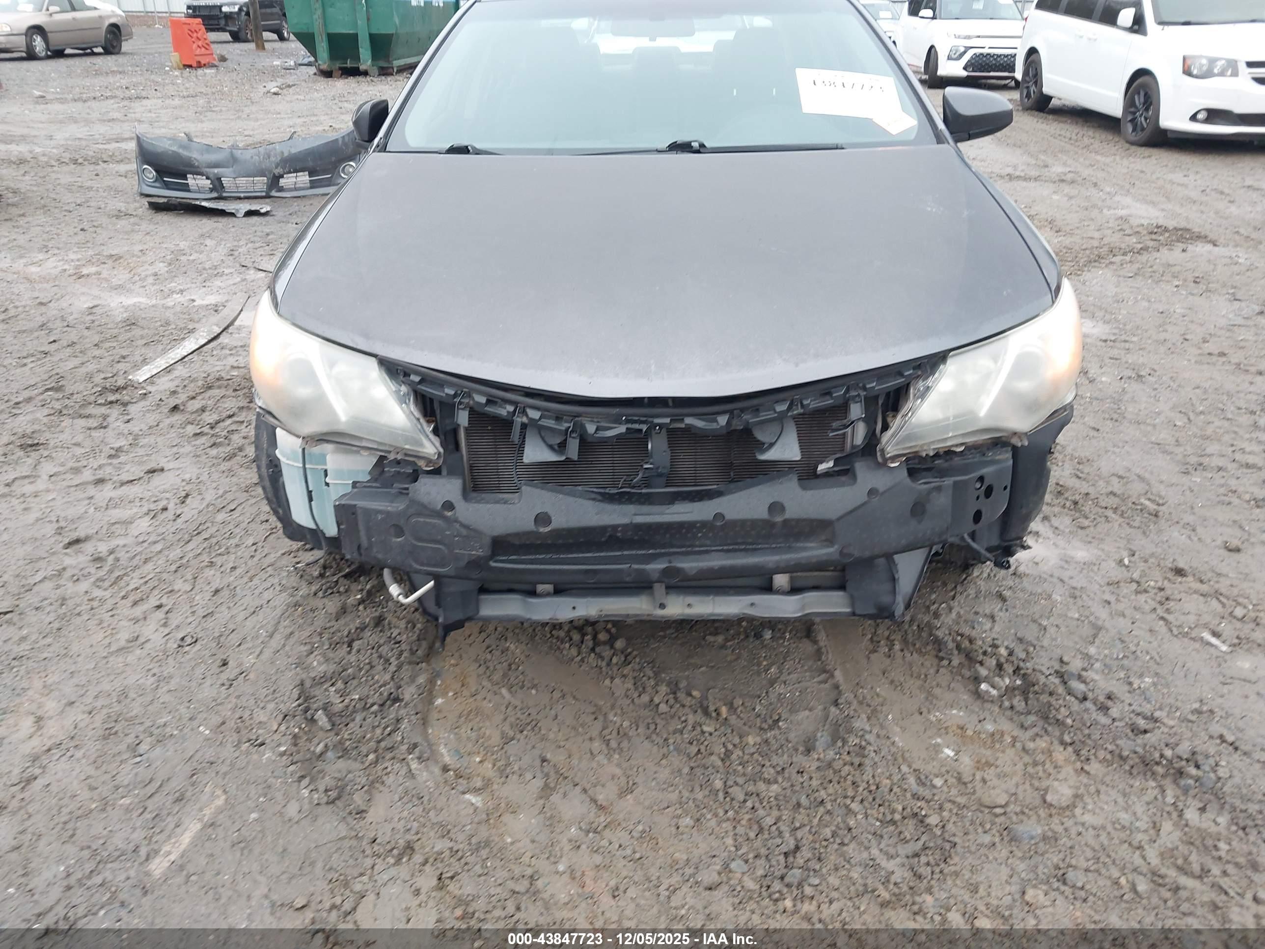 TOYOTA CAMRY image 6