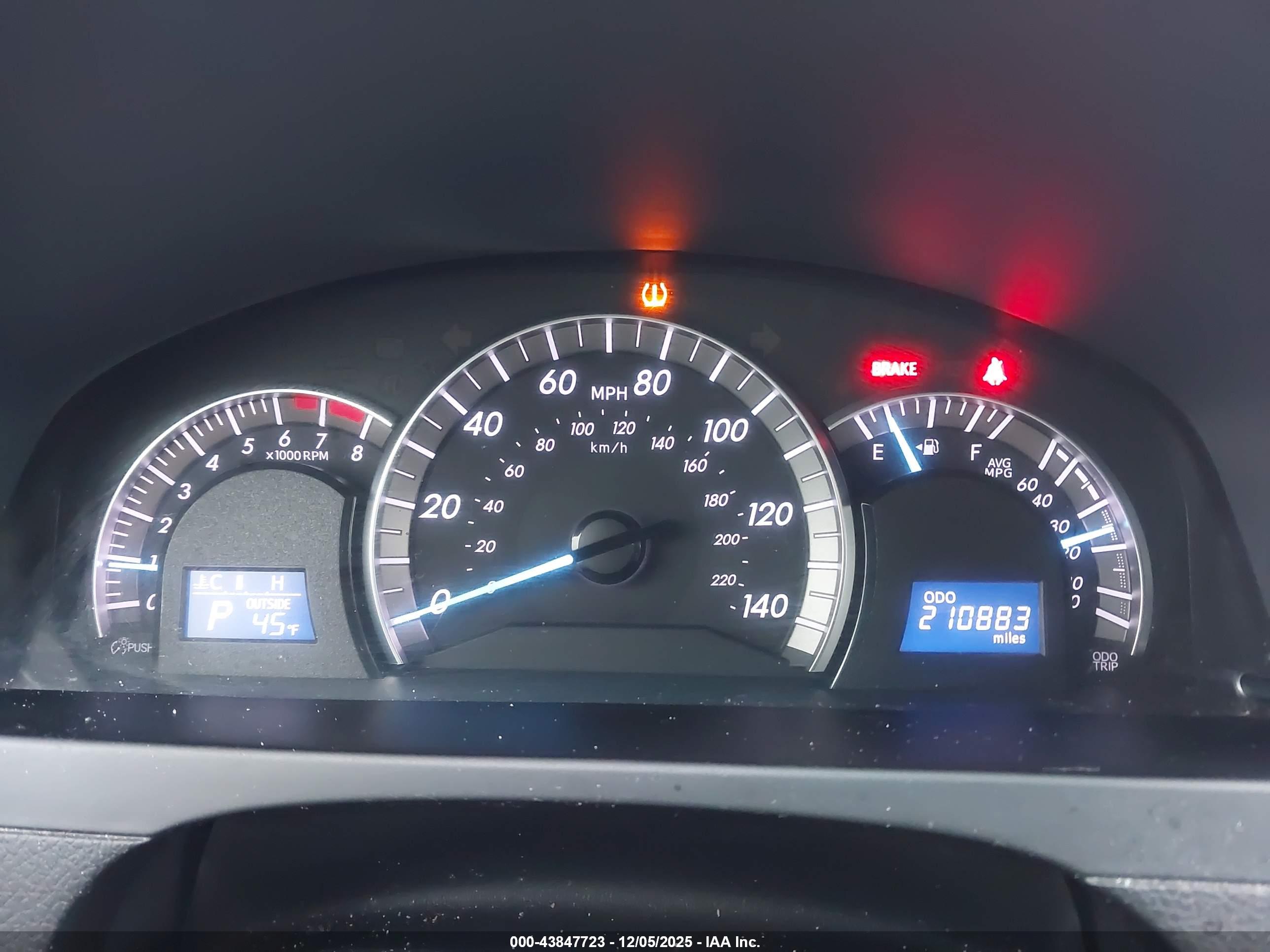 TOYOTA CAMRY image 7