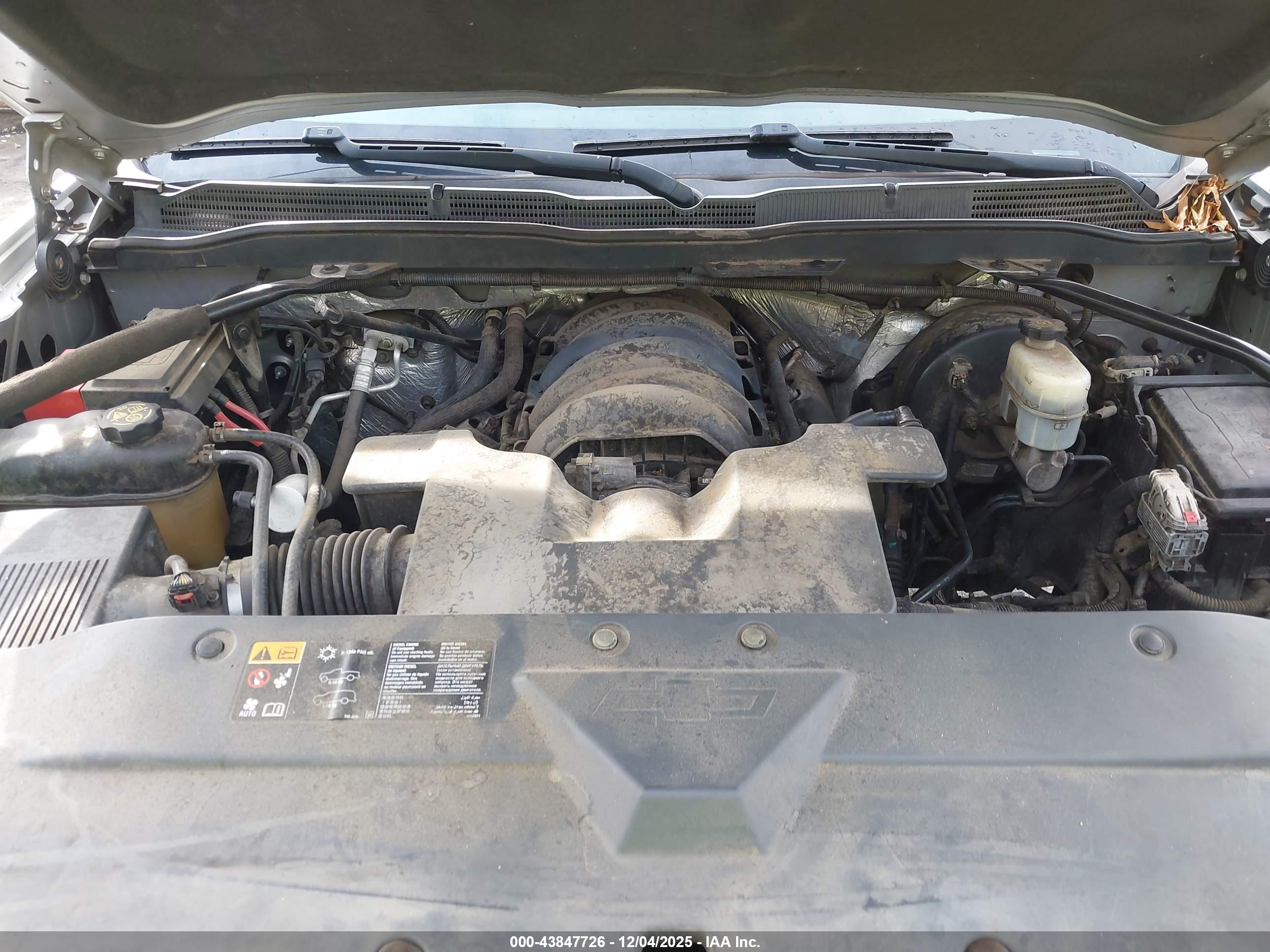 CHEVROLET SILVERADO image 10