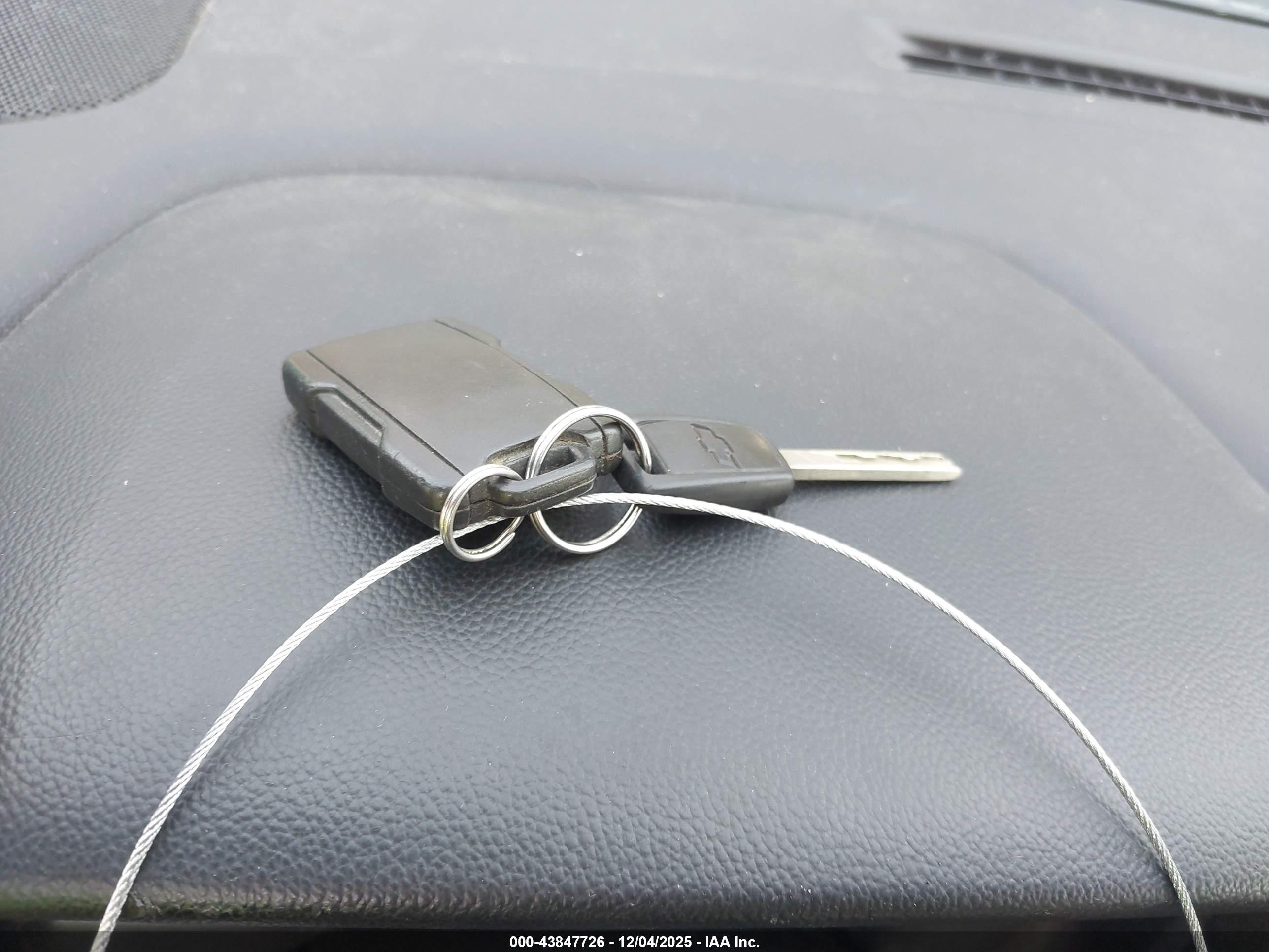 CHEVROLET SILVERADO image 11