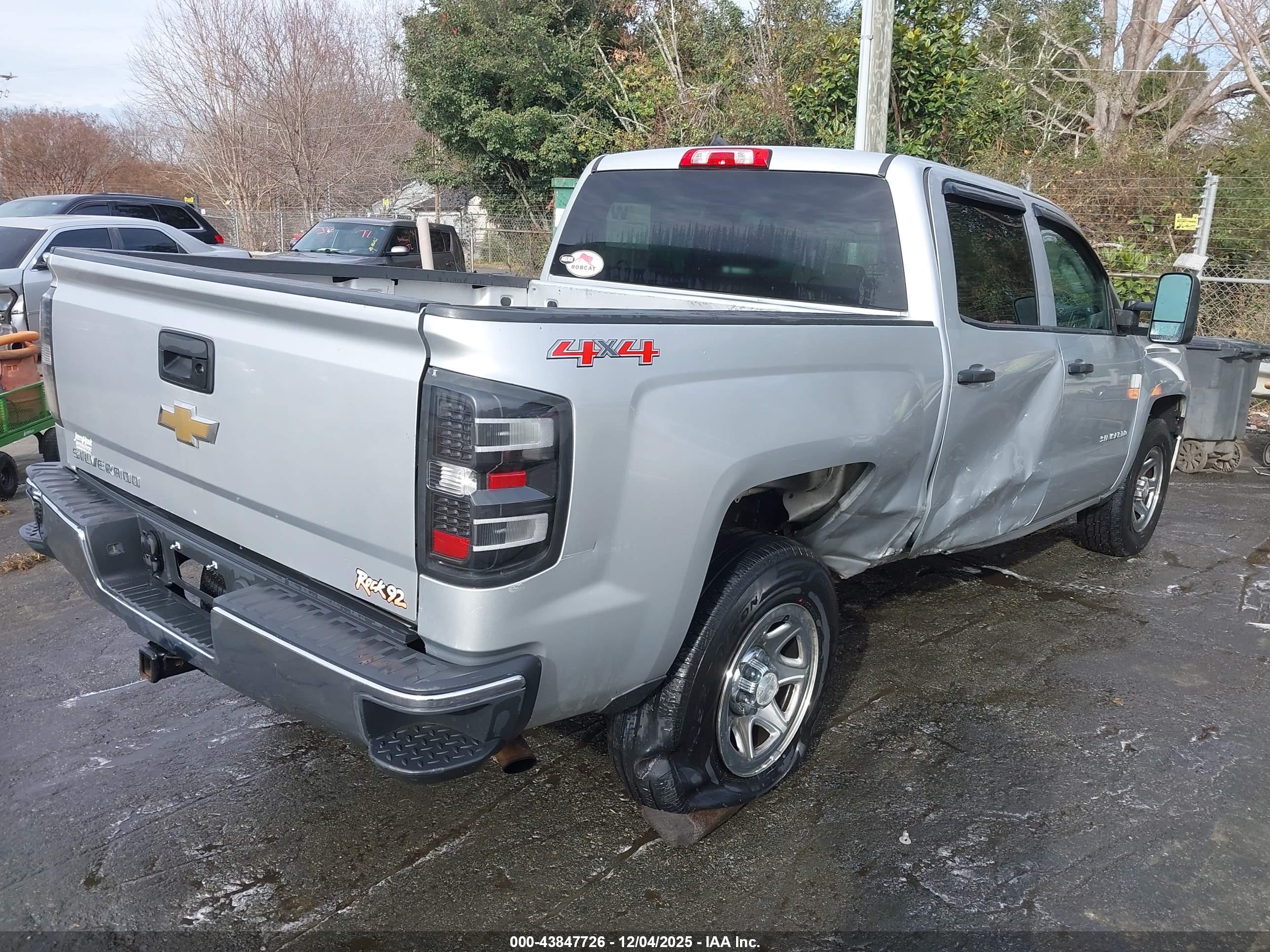 CHEVROLET SILVERADO image 4