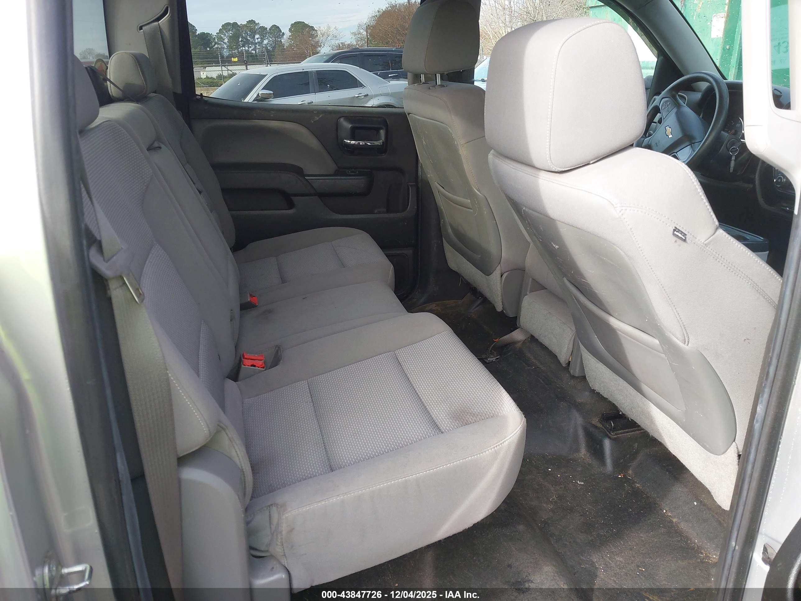 CHEVROLET SILVERADO image 8