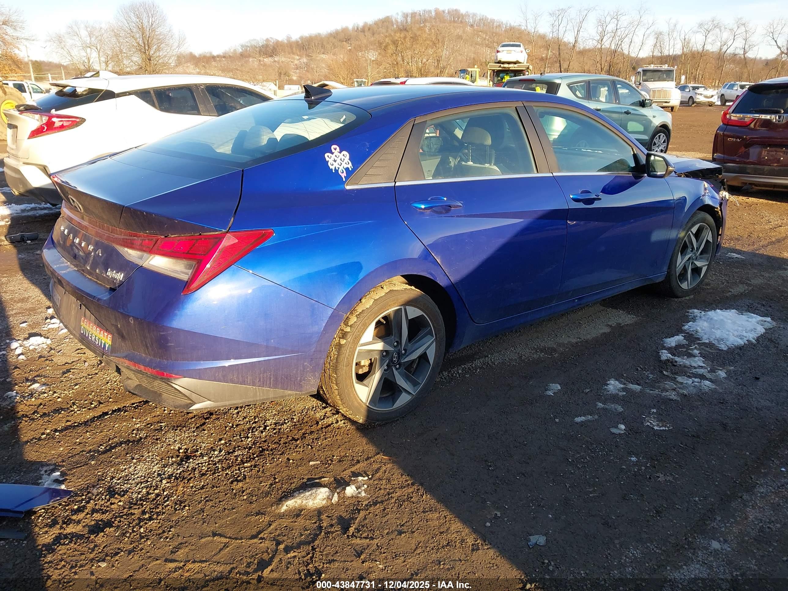 HYUNDAI ELANTRA image 4
