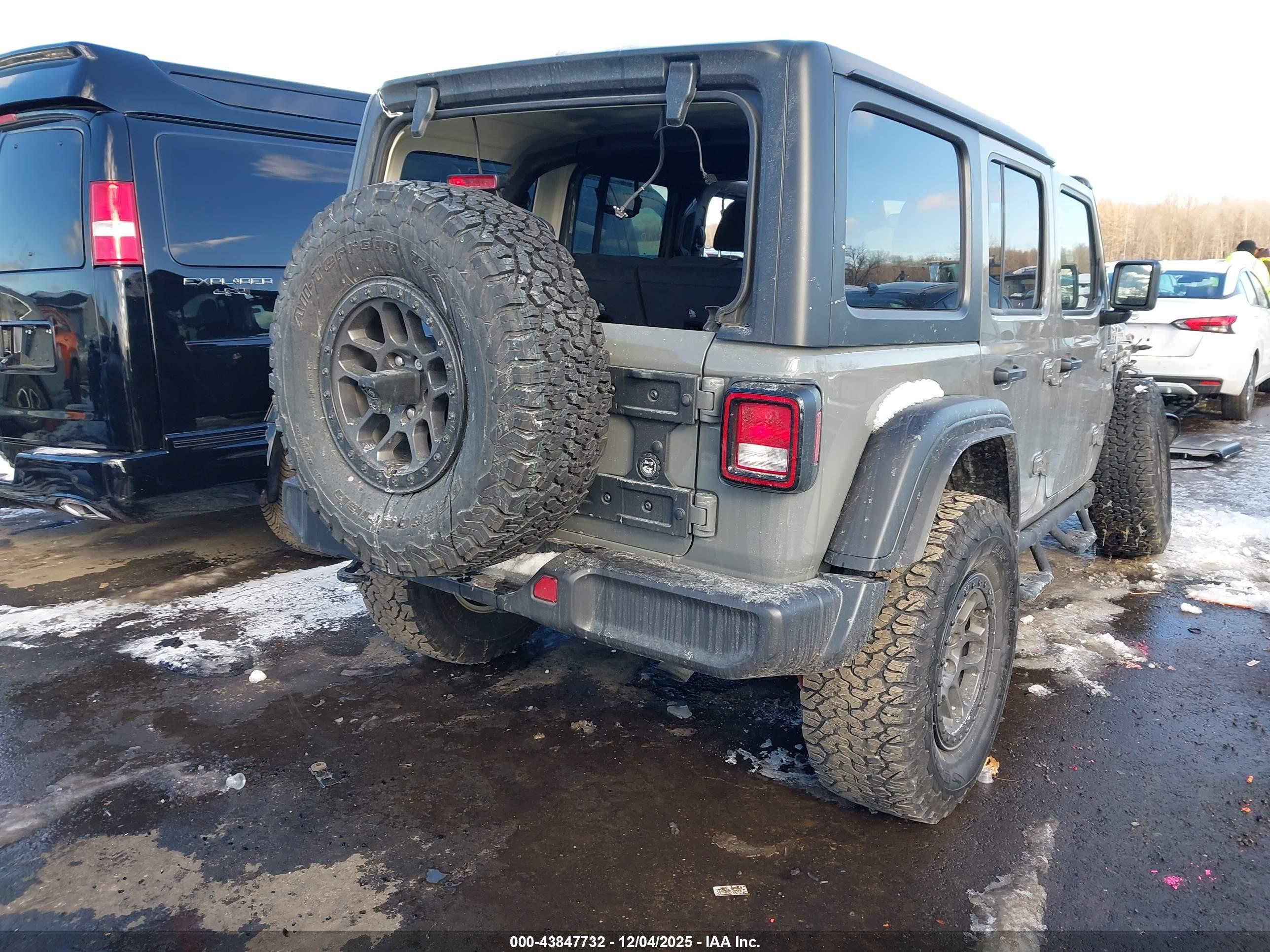 JEEP WRANGLER image 4