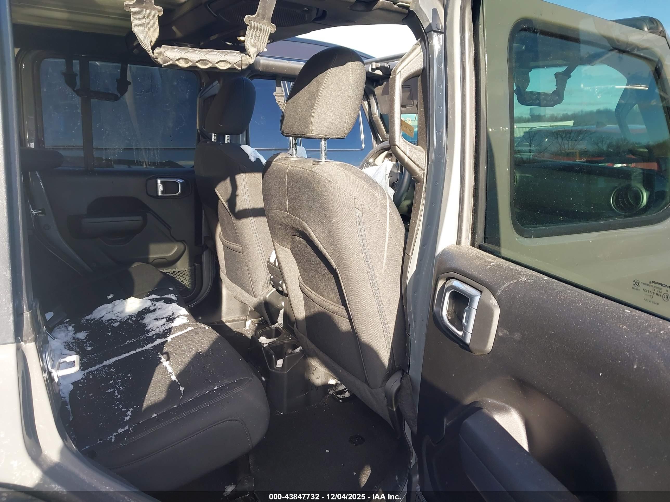 JEEP WRANGLER image 8